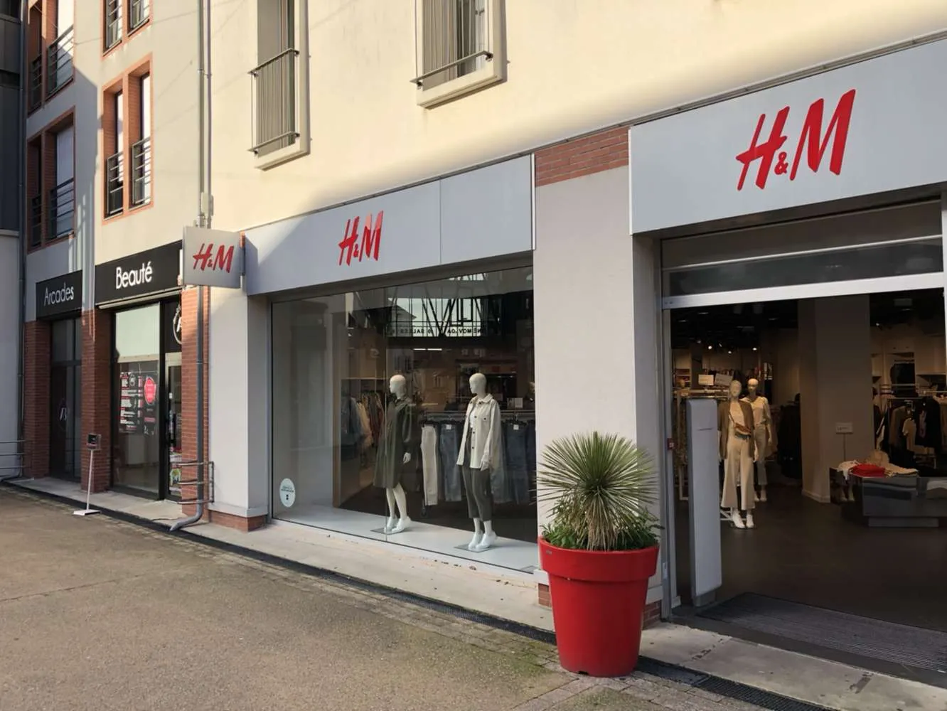 Revolution in Textiles: H&M Group Makes an Epochal Move Towards Sustainability