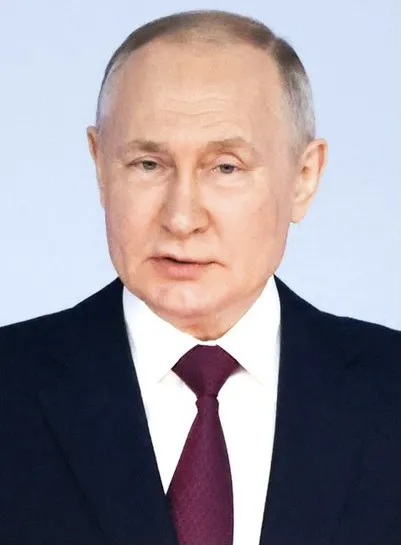 Strictly Controlled Meeting: Putin and Workers from Magnitogorsk