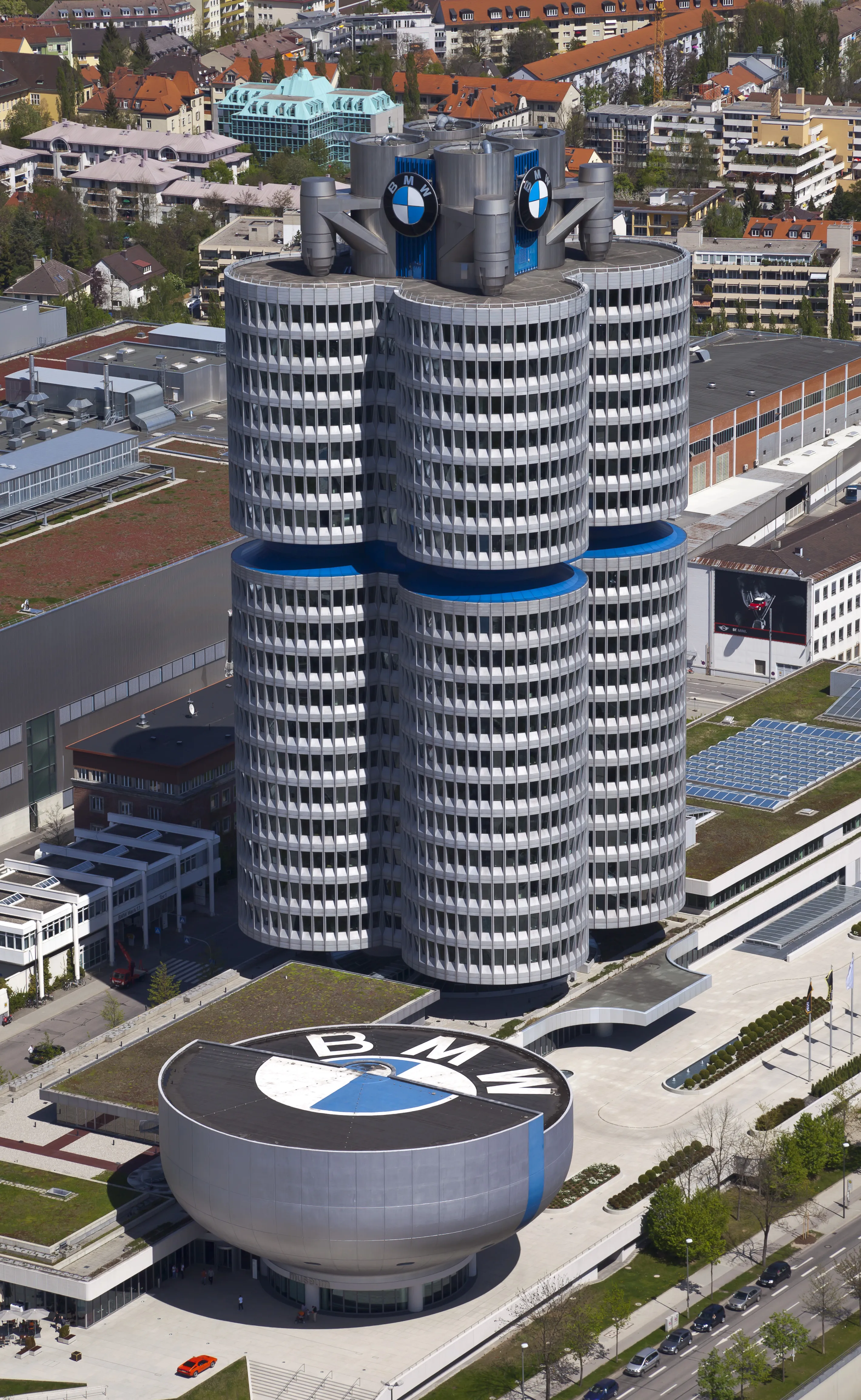 Електрическата революция: BMW изпреварва Mercedes в надпреварата за пазарно лидерство