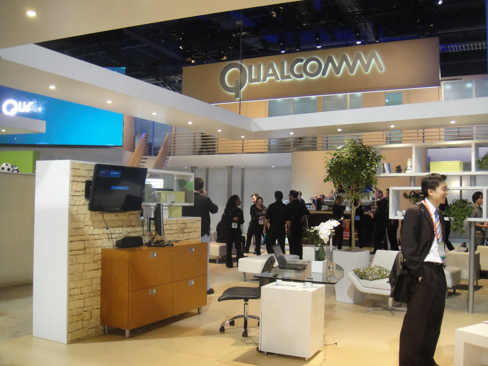 Qualcomm and AWS Revolutionize the Automotive Industry with AI Technologies in India