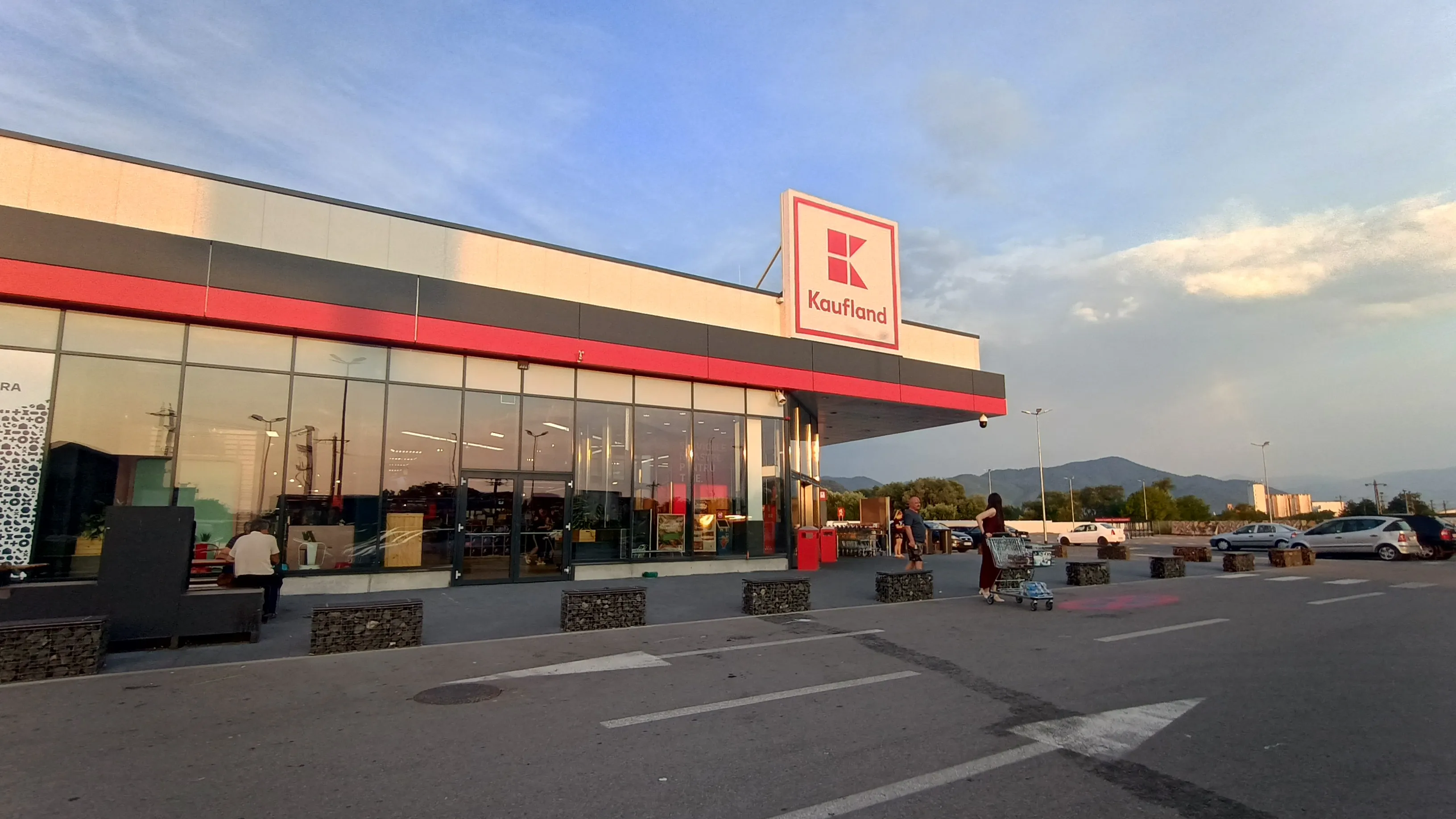 Kaufland with a revolutionary price reduction for electric vehicles: New conditions from August