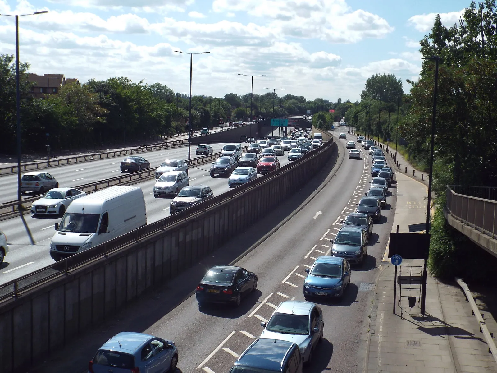 Временни Промени в Движението по Път I-6: Важно за Шофьорите от Гюешево до Кюстендил