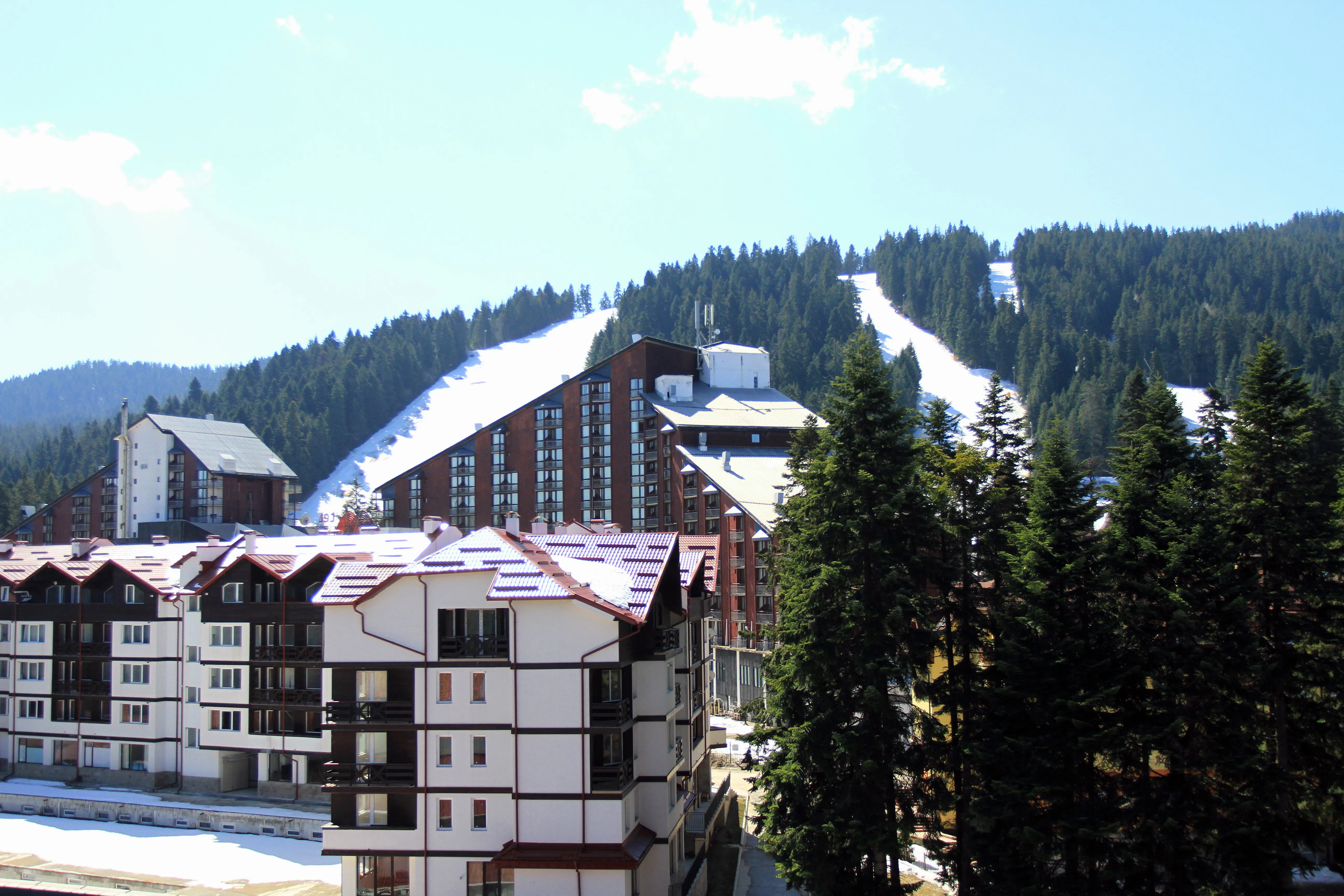 Tourism in Bulgaria Grows by 5-7%: Minister Borshosh Optimistic