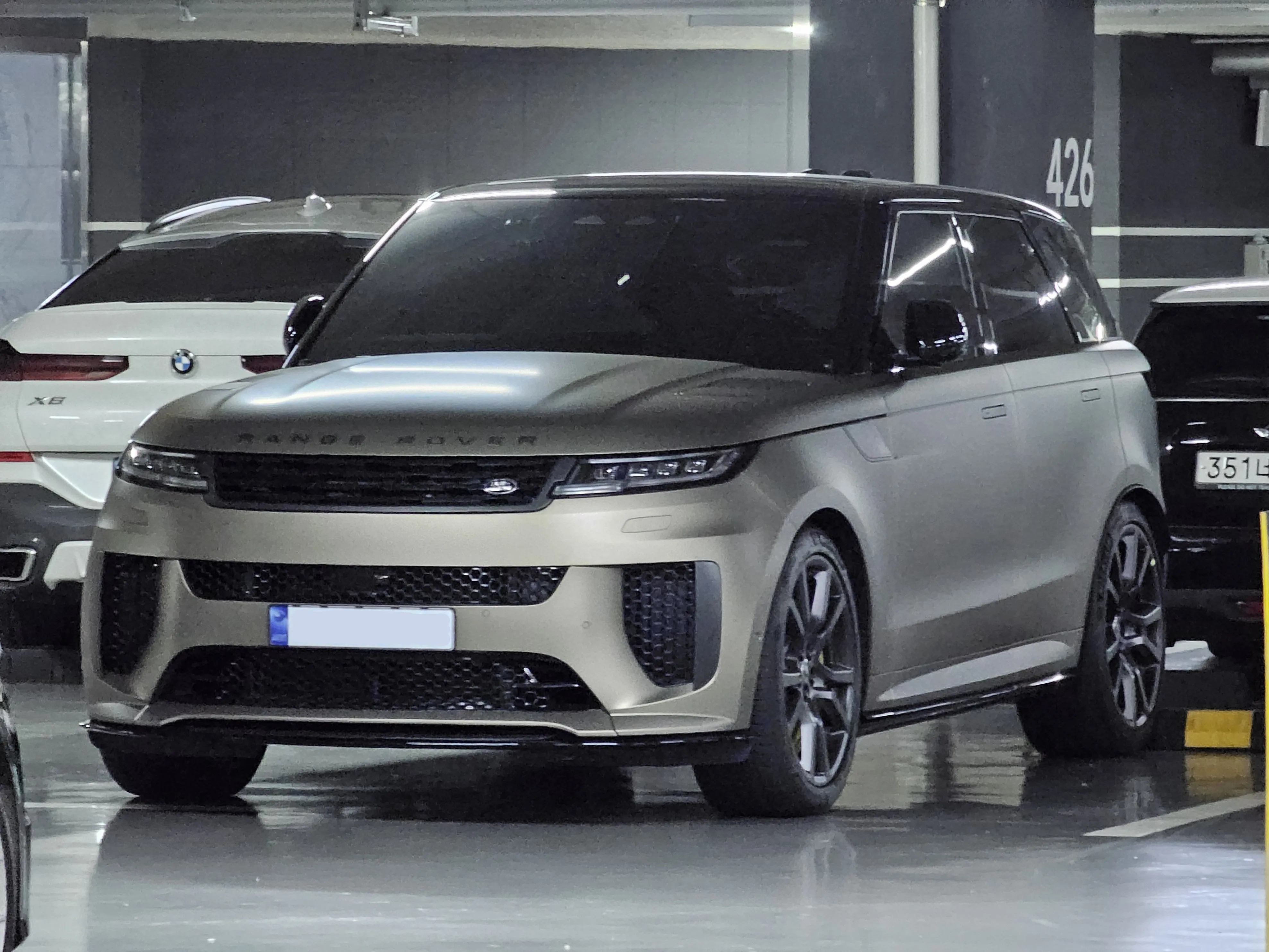 Range Rover Sport SV Carbon: New Luxury SUV with 635 hp
