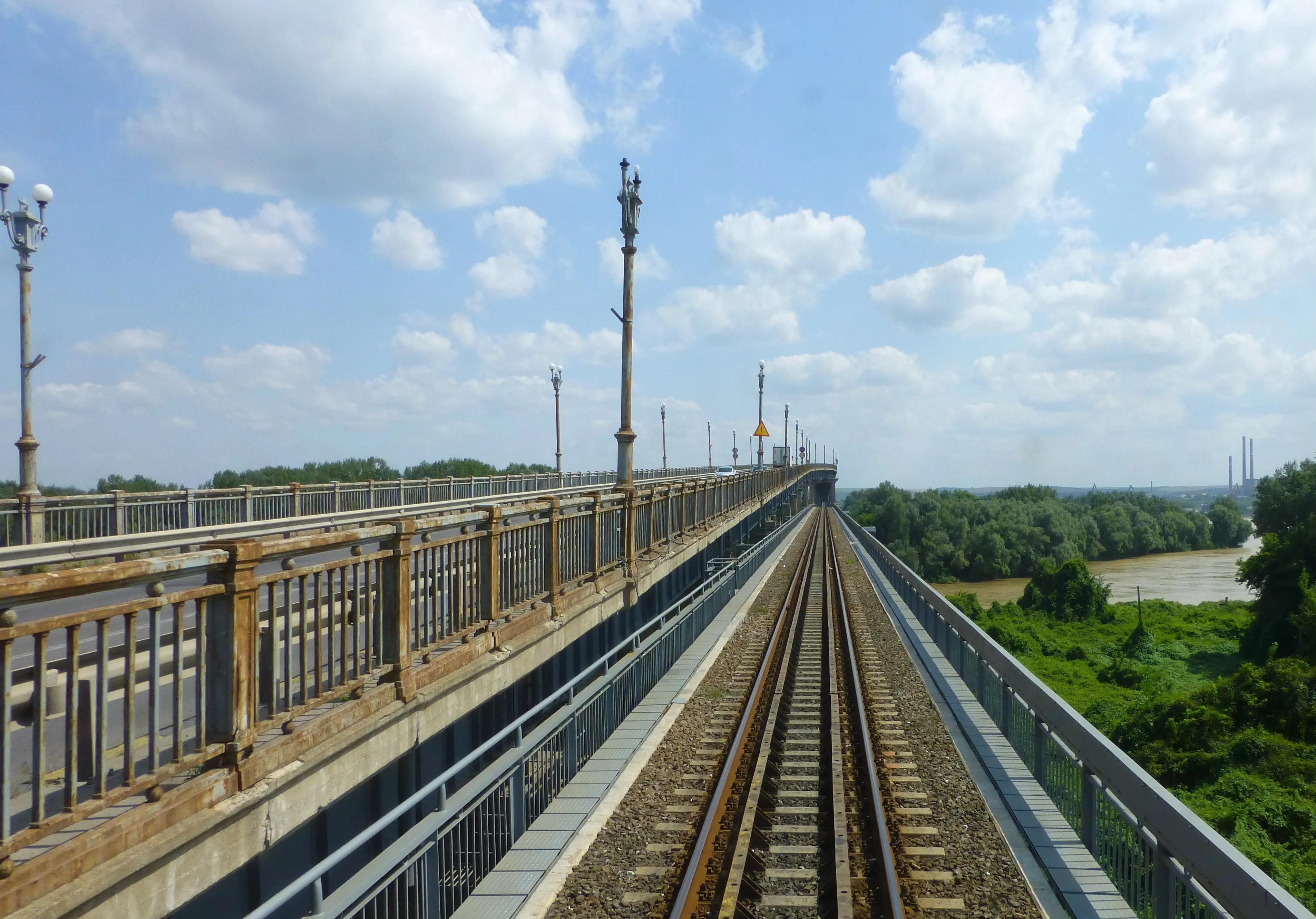 Трафик через Дунайский мост возле Русе увеличивается: Ожидается усиленный трафик, но без напряжения