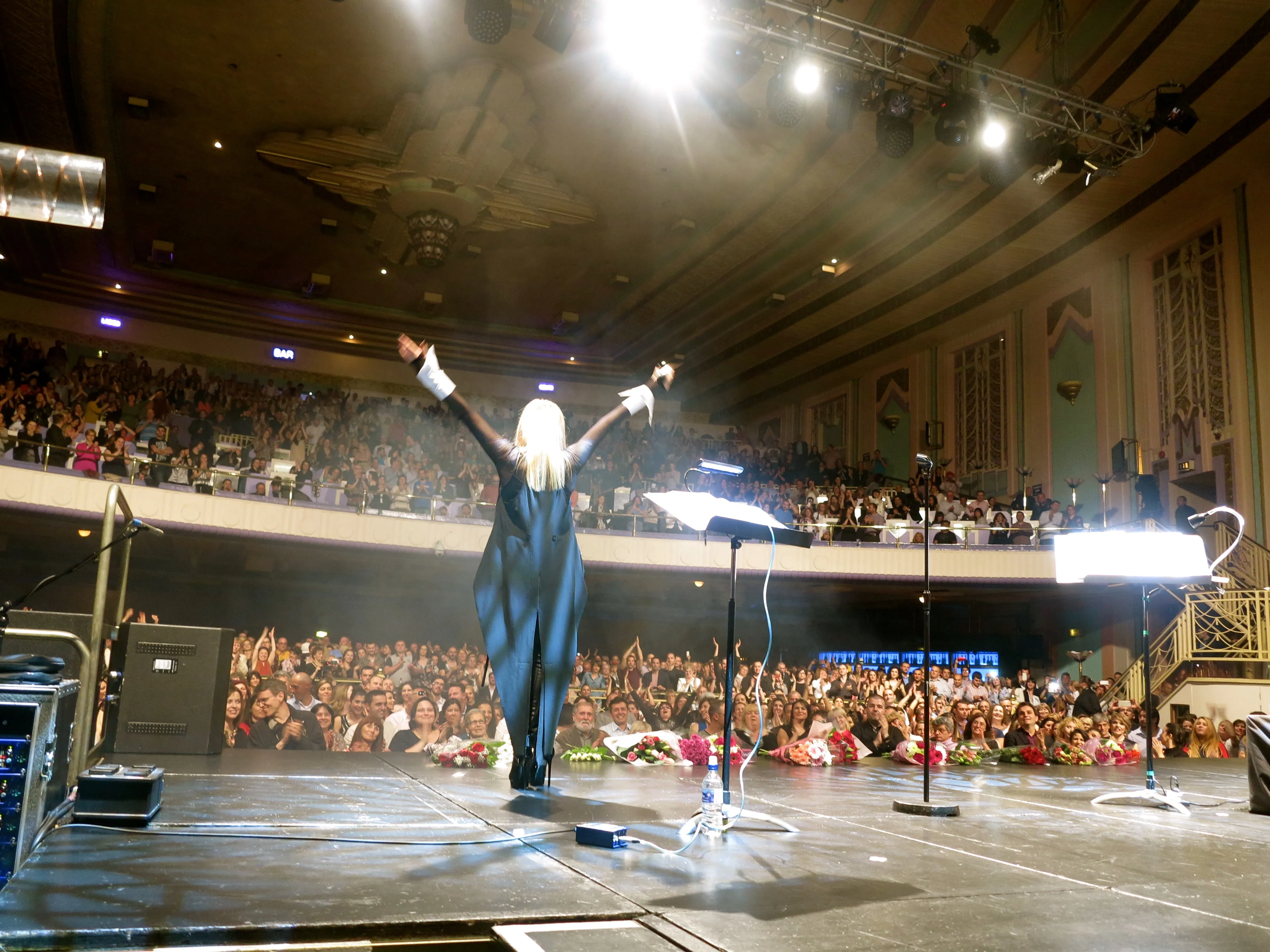 Лили Иванова обяви турне в 13 града в България: Дати и подробности