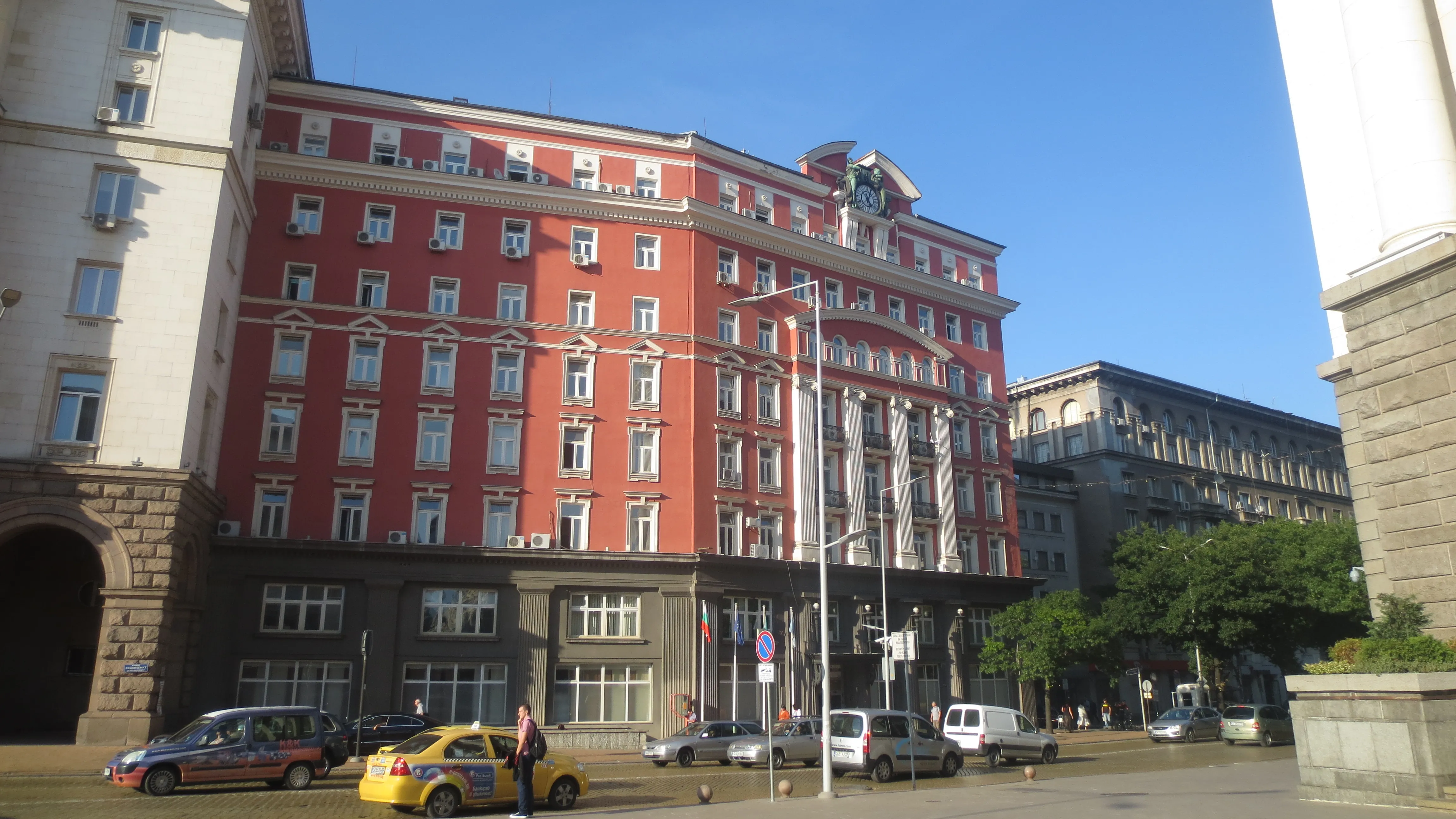 Агенцията по заетостта преминава на електронен път за сезонна работа на чужденци