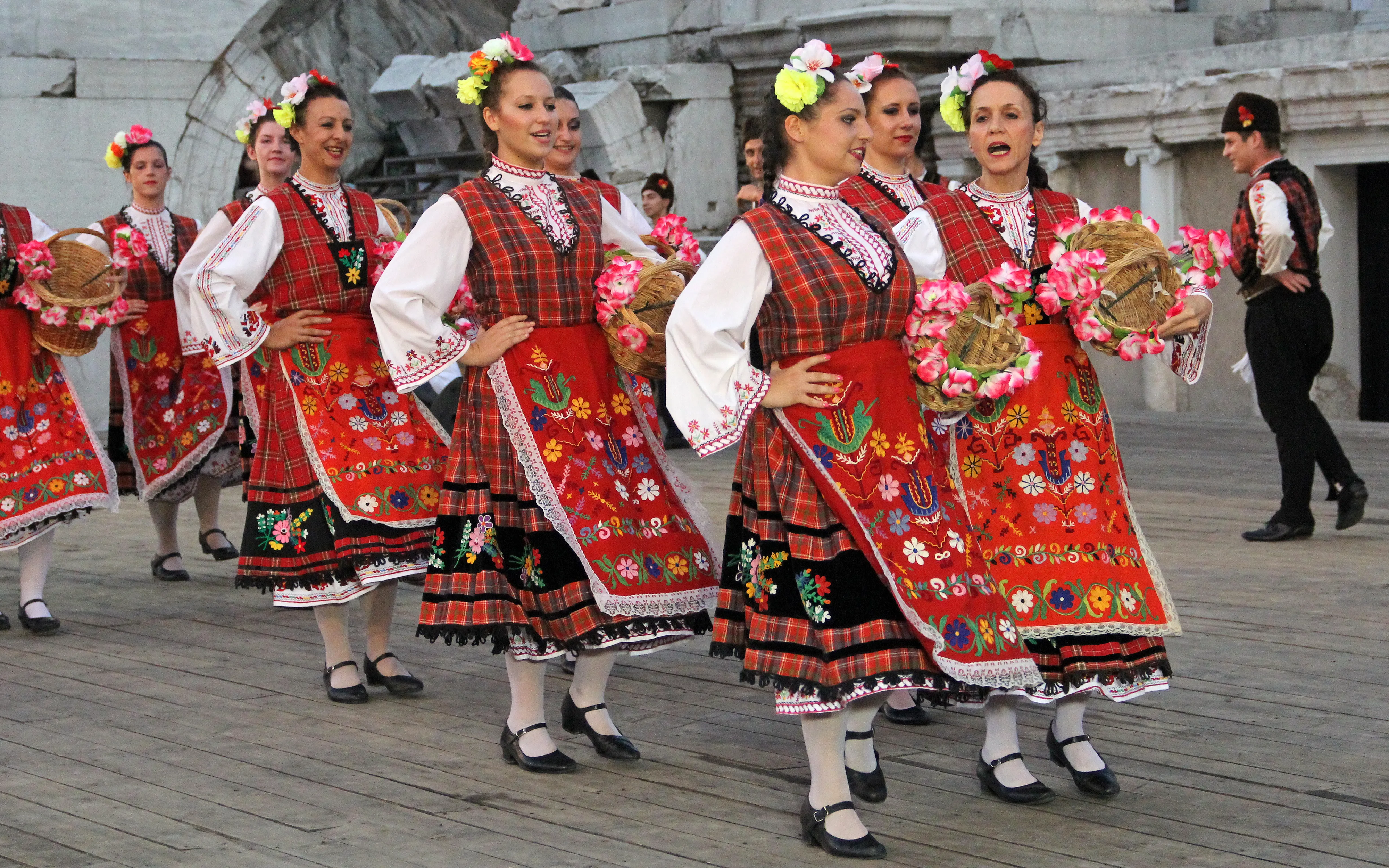 Trakia Ensemble conquers Burgas with the spectacular show "By the Maritsa"