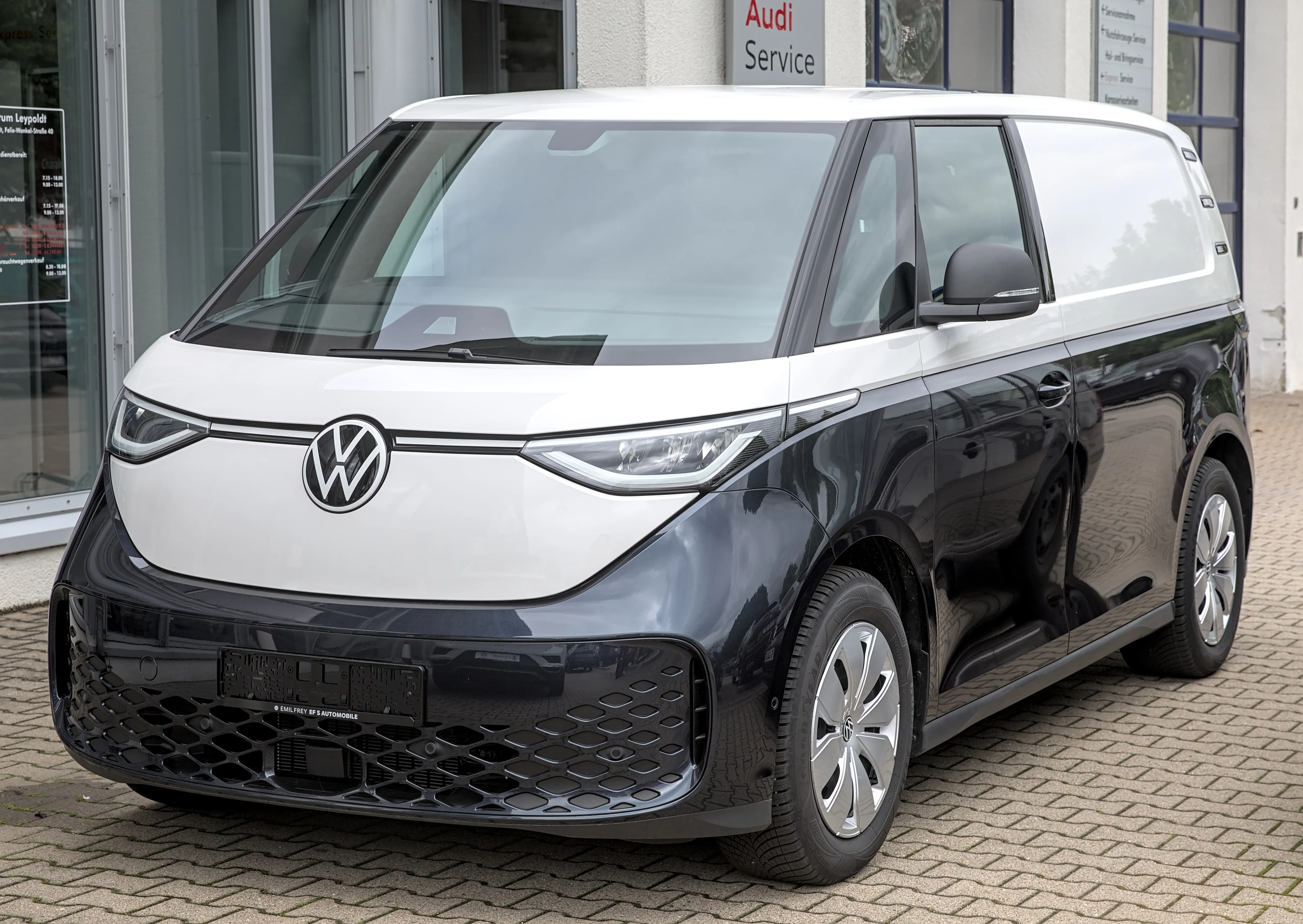 Защо Volkswagen се отказа от ID. Buzz с бензинов двигател?