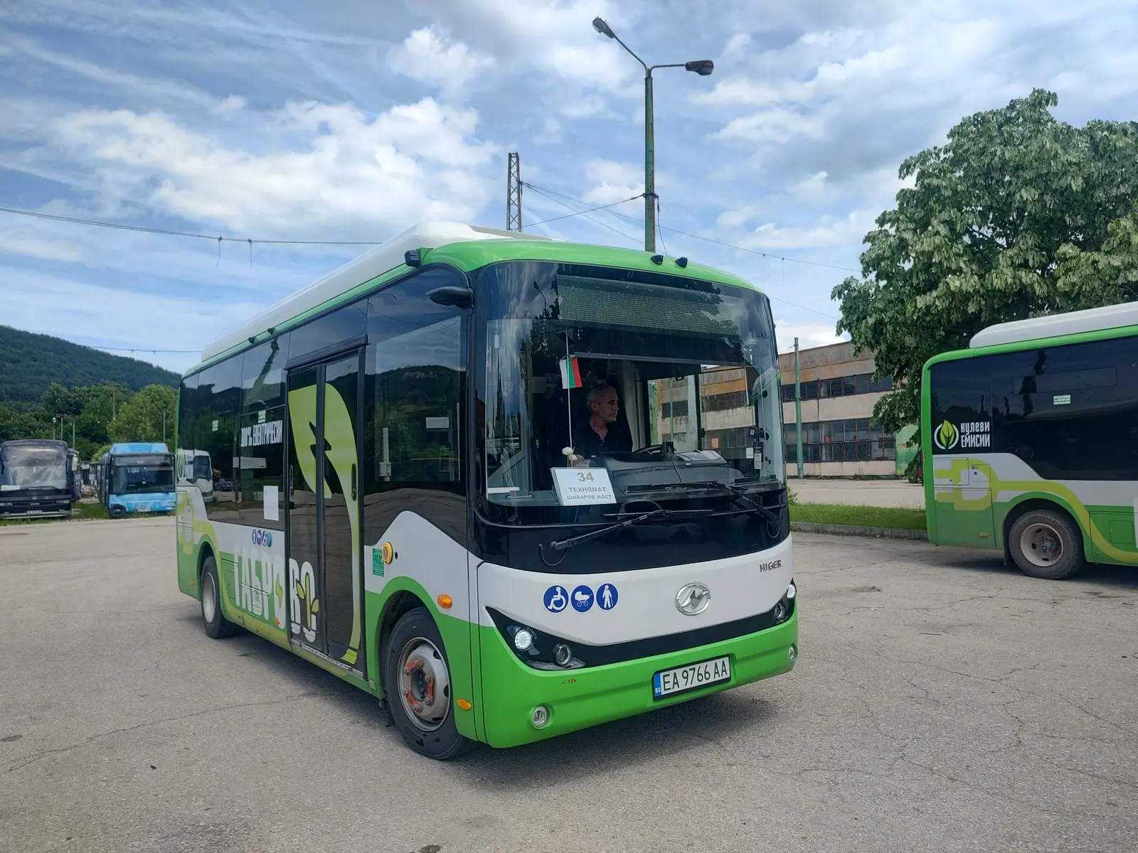 99 електробуса поемат в 30 български общини