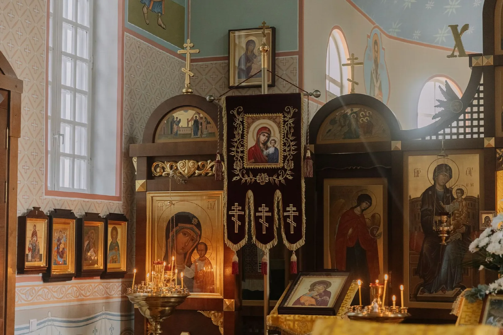 Карнобат чества 26 септември с литургия, фолклор и Балкански фестивал