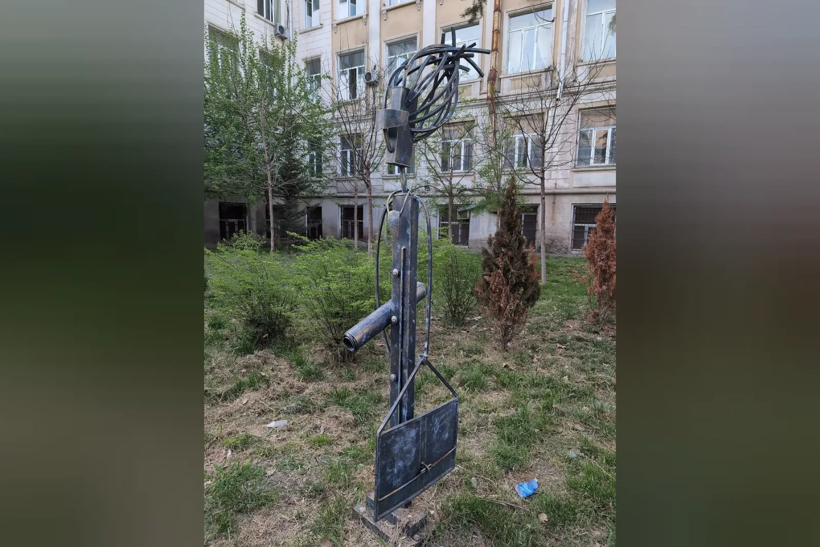 «Возвращение»: Стоян Вылков показывает живопись и скульптуру в Бургасе