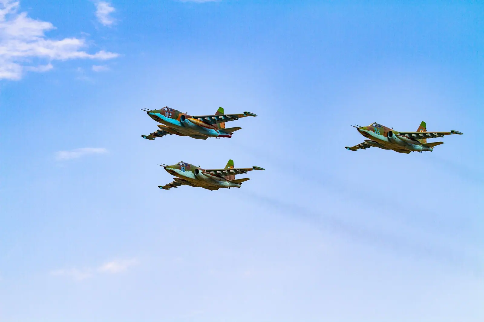 Су-25 ще търси оцелели след удара по два кораба в българската зона в Черно море