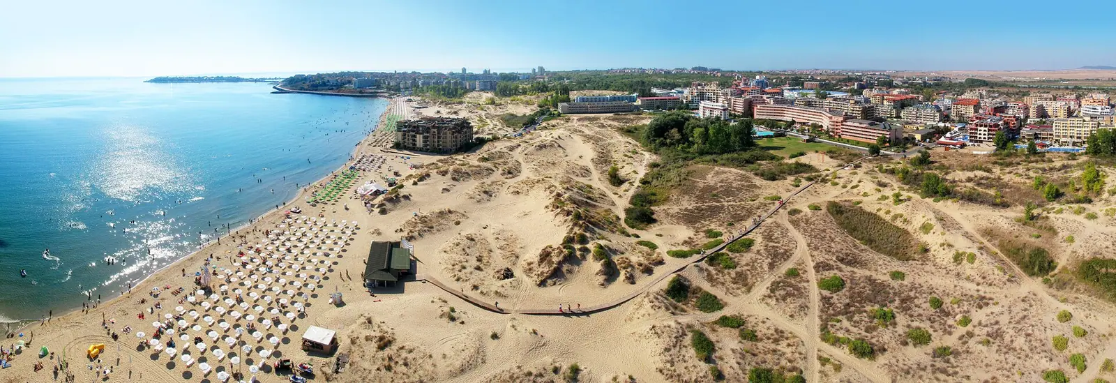Ukrainian man, 37, found dead on beach in front of Delfin hotel in Sunny Beach