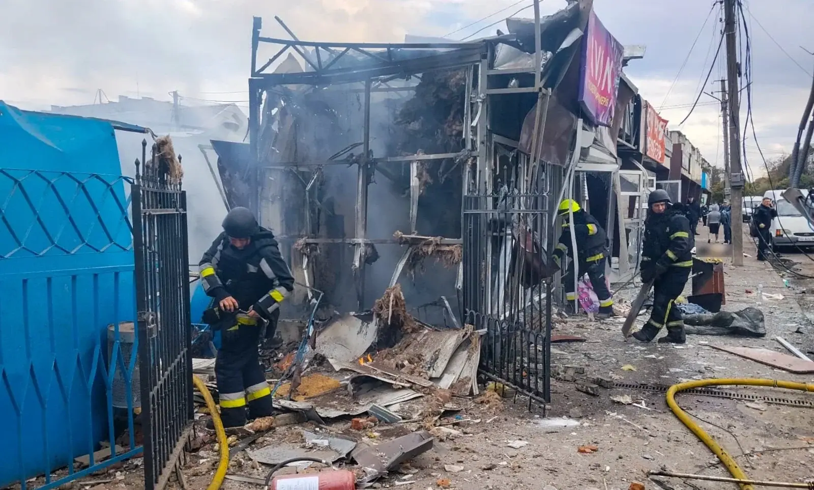 Руска ракета удари пазара в Лозова: двама загинали и 34 ранени