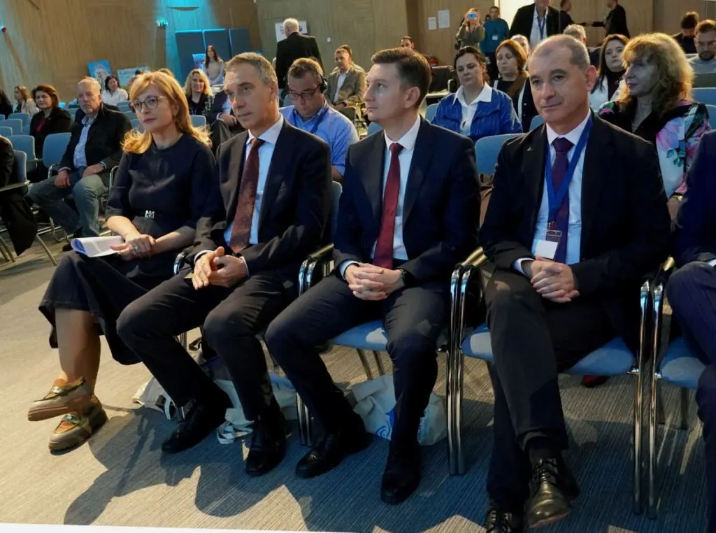 Румъния предлага на България съвместно наблюдение на Черно море със сателити