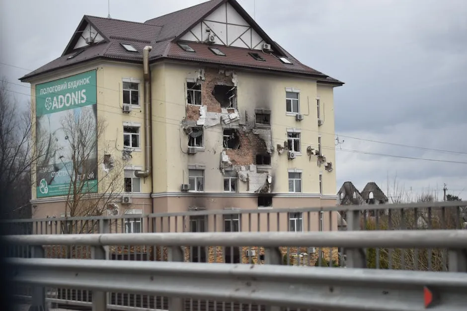 Російська ракетна та безпілотна атака вдарила по Кременчуку, але не спричинила жертв.