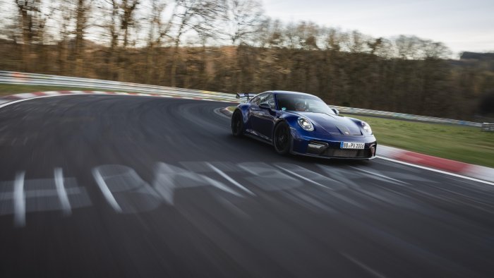 Новото Porsche 911 GT3 покори Нордшлайфе за 6:56.294 минути