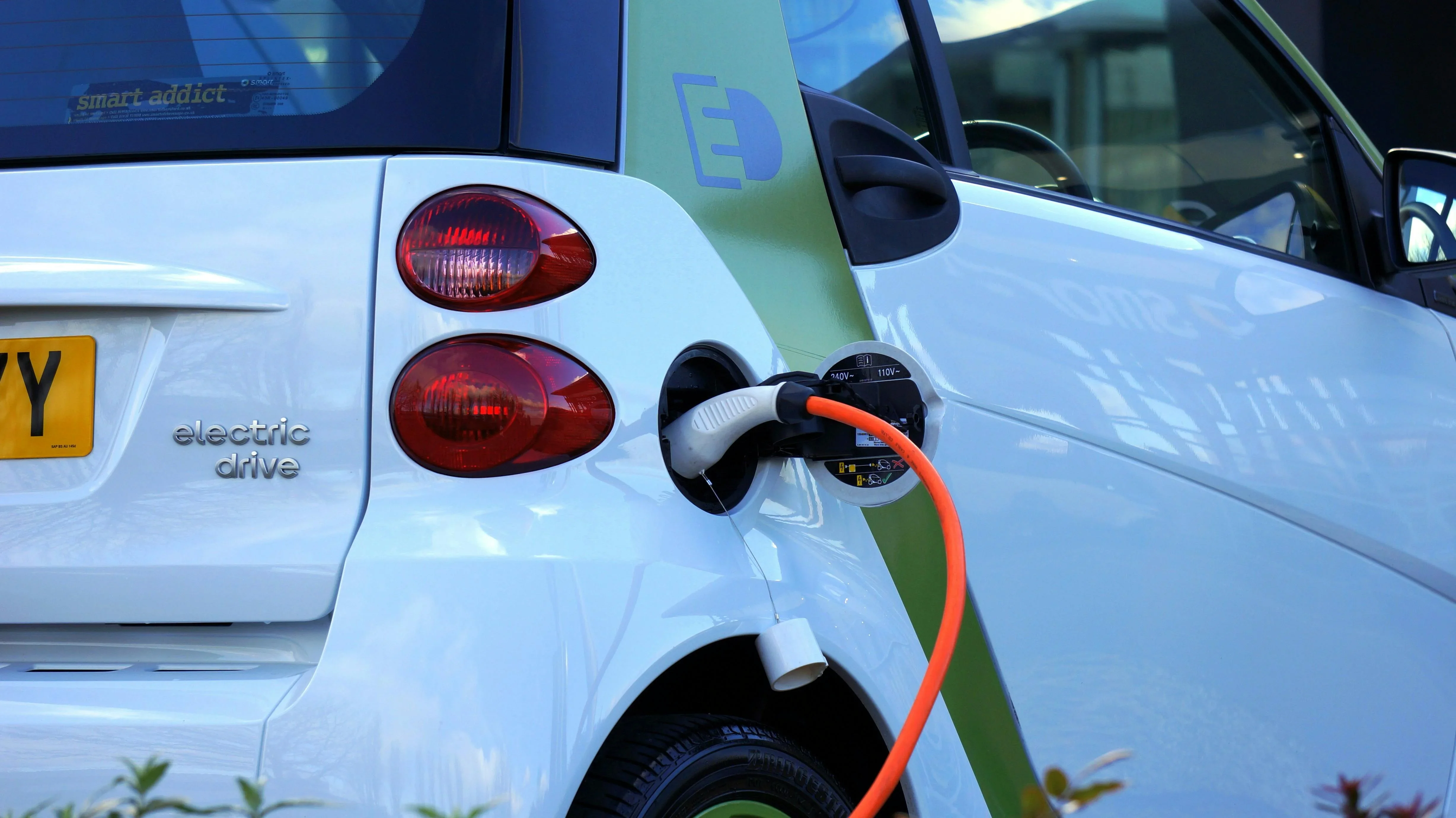 Are Electric Cars Popular in Europe in 2025, and What Awaits the Market by the End of Summer?