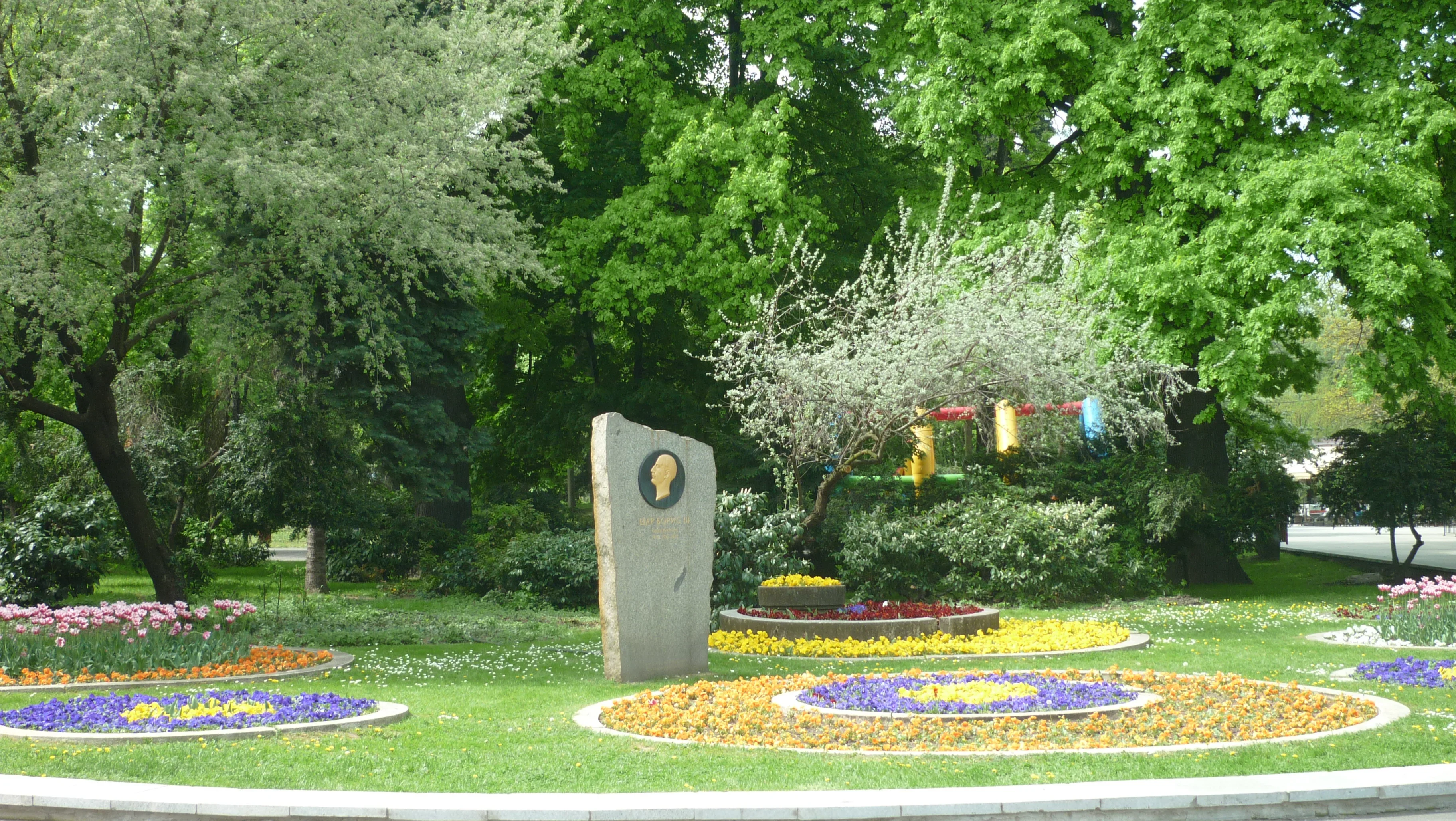 Green Oasis in the Heart of Burgas: Borisova Garden - A Place for Rest and Entertainment
