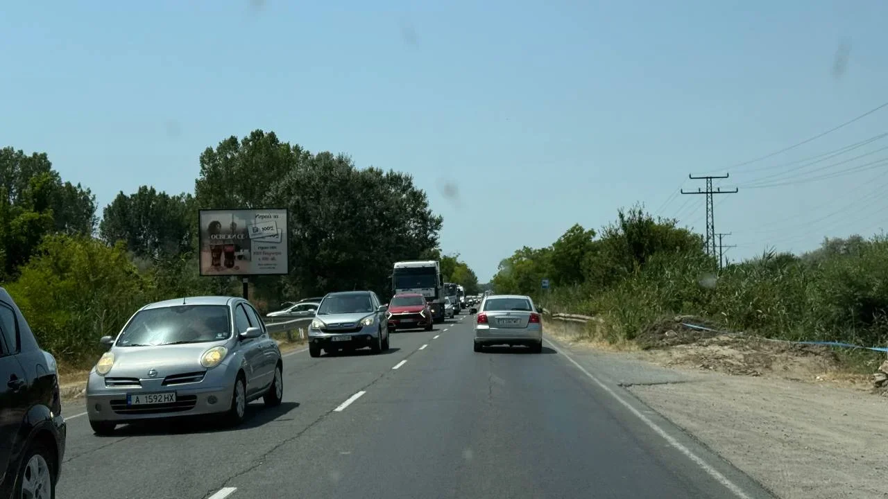 Transport Collapse: Nessebar-Sunny Beach Trapped in the Summer Tourist Boom