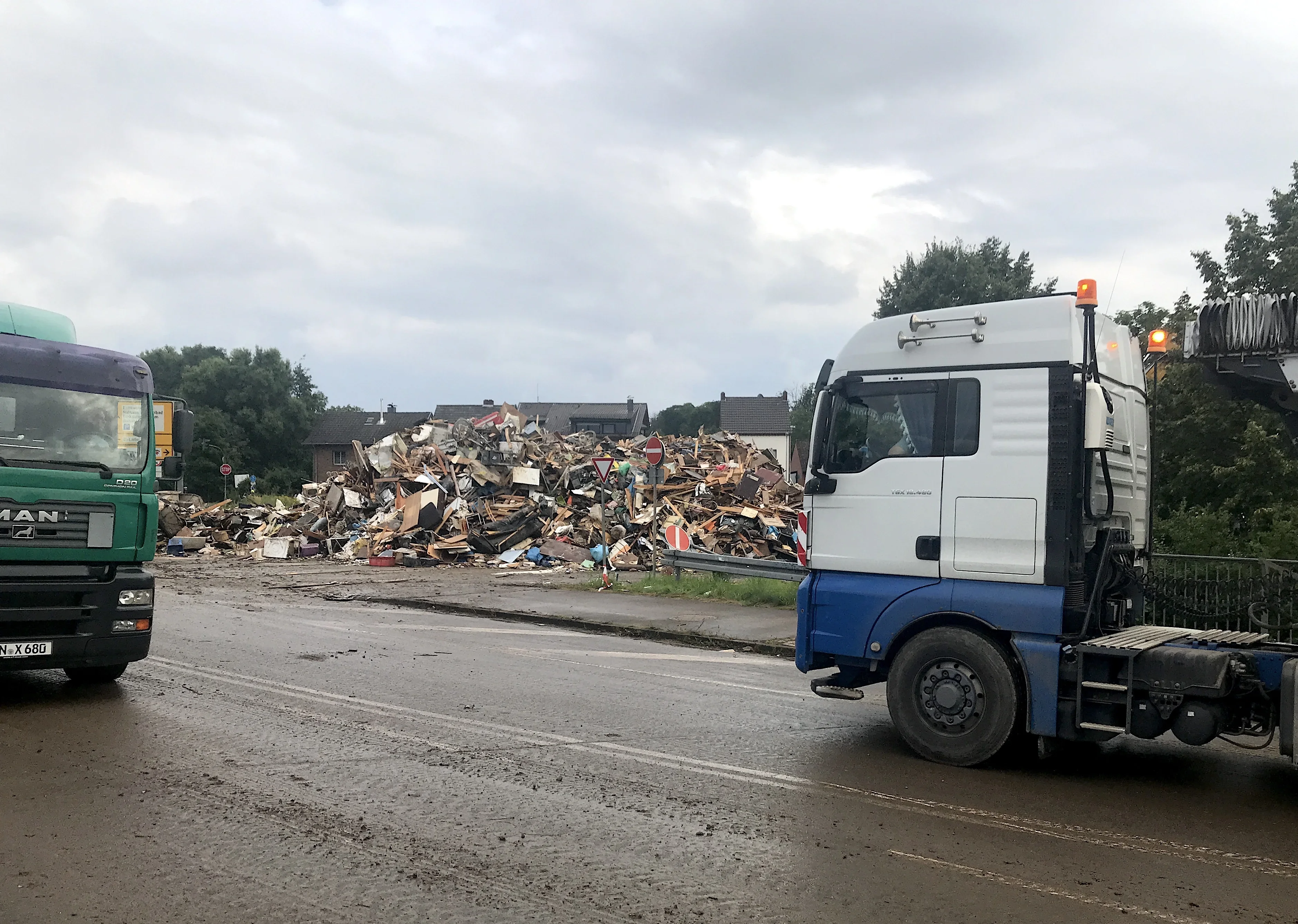 Inspections in Elenite after the Flood: Focus on Hotels