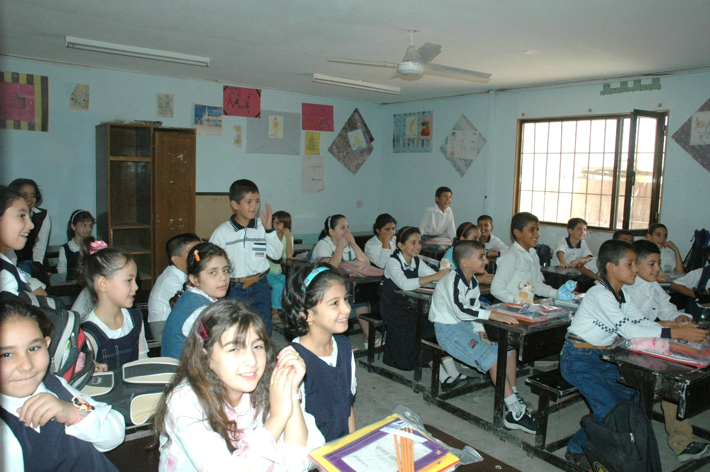 Діти з Бургаса декламують твори поетів Росена Друмева та Янакі Петрова