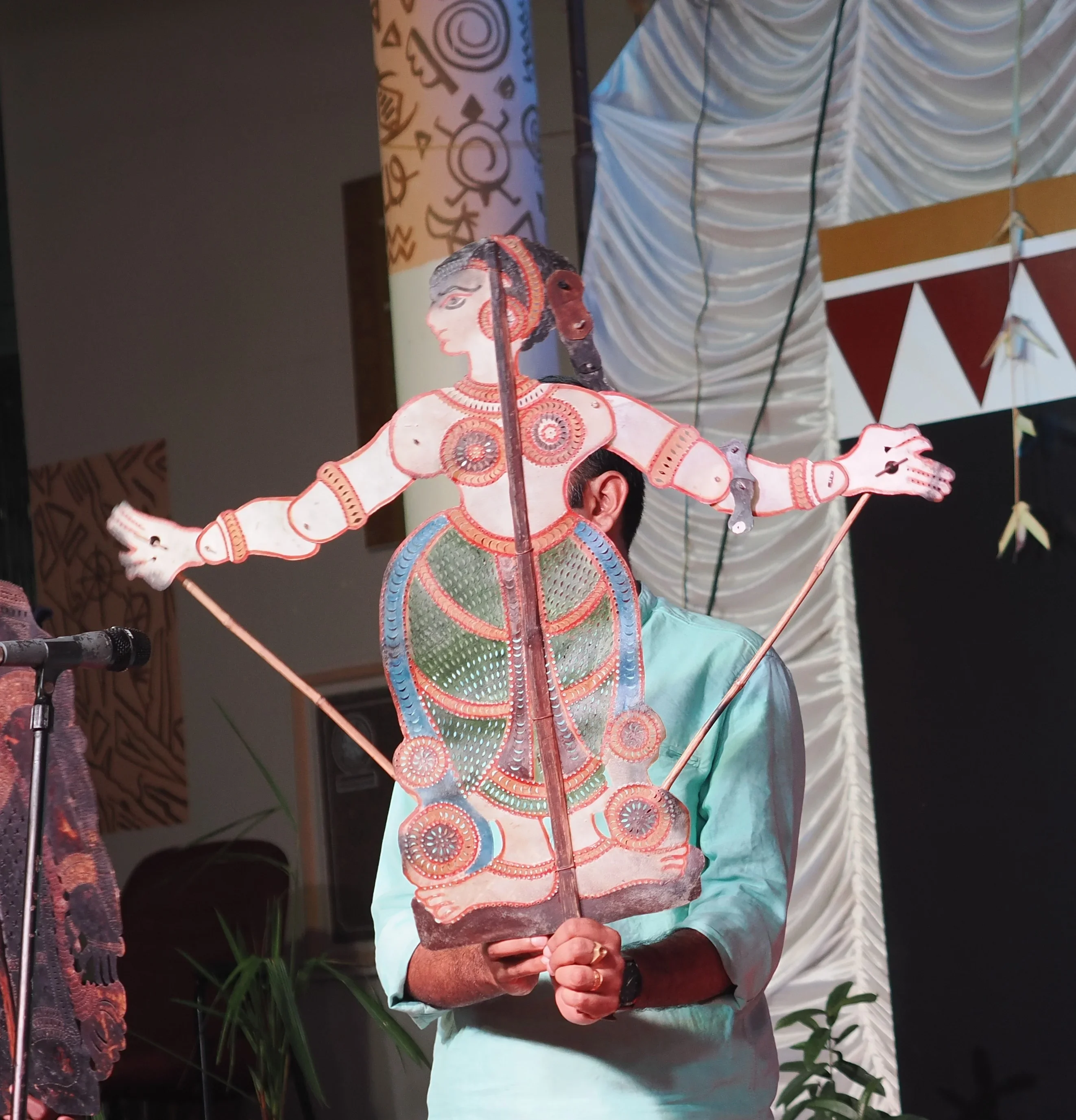 Нестинари: Куклен театър Бургас гостува в Швеция