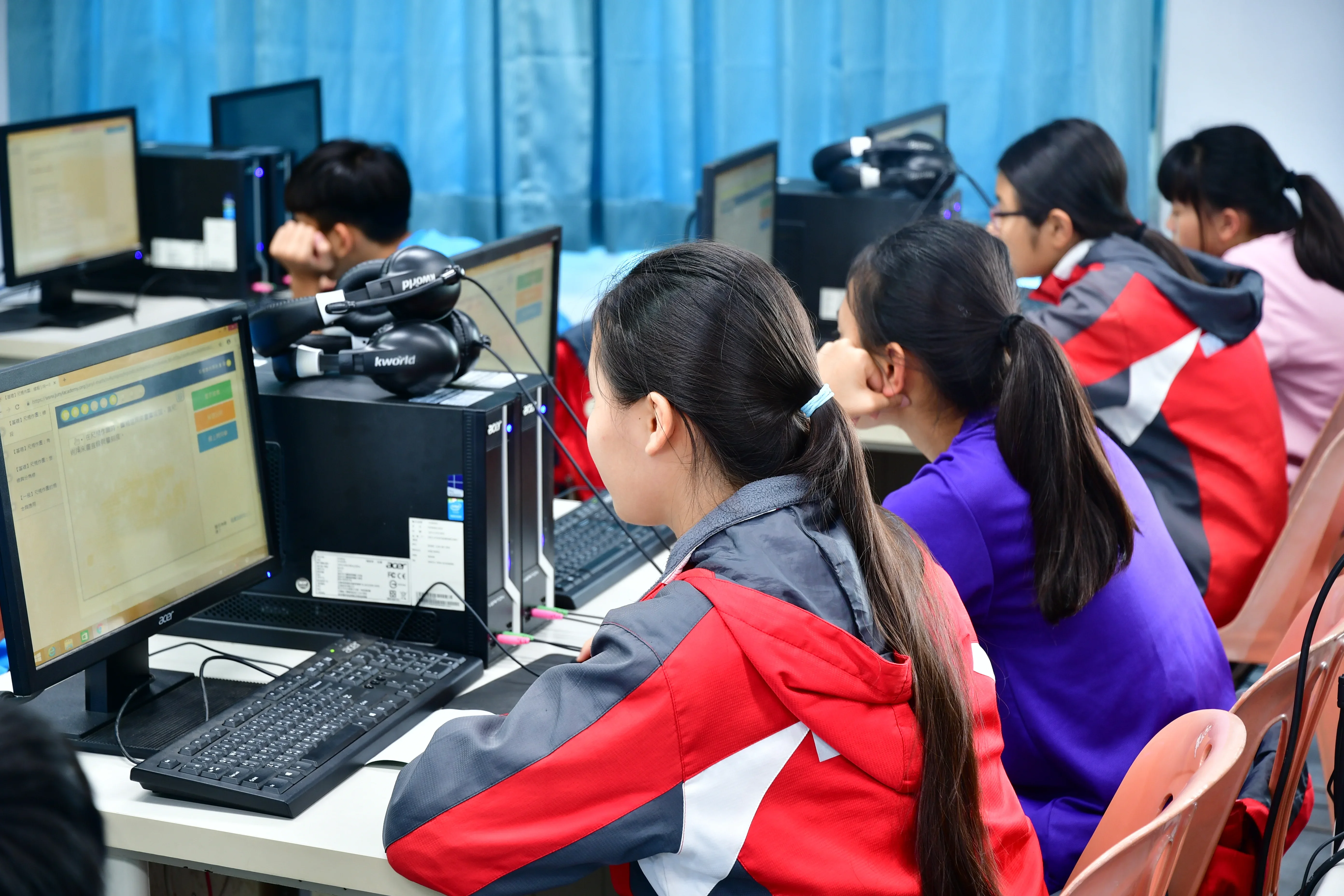 Нові можливості для освіти та підтримки талановитих учнів: Акценти останнього засідання Ради міністрів