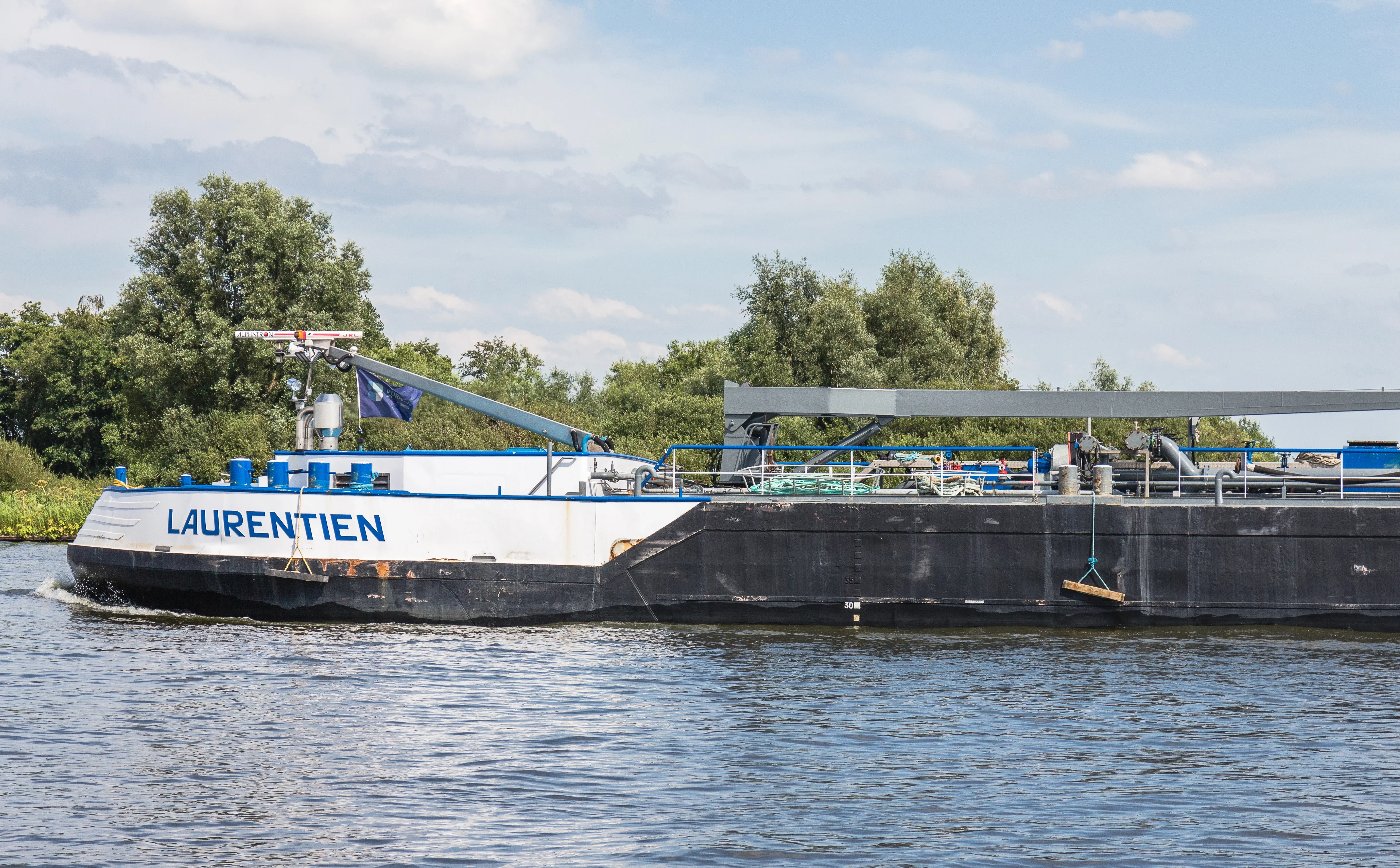 Евакуація моряків з танкера біля Ахтополя: Болгарські ВМС та Морська адміністрація в дії
