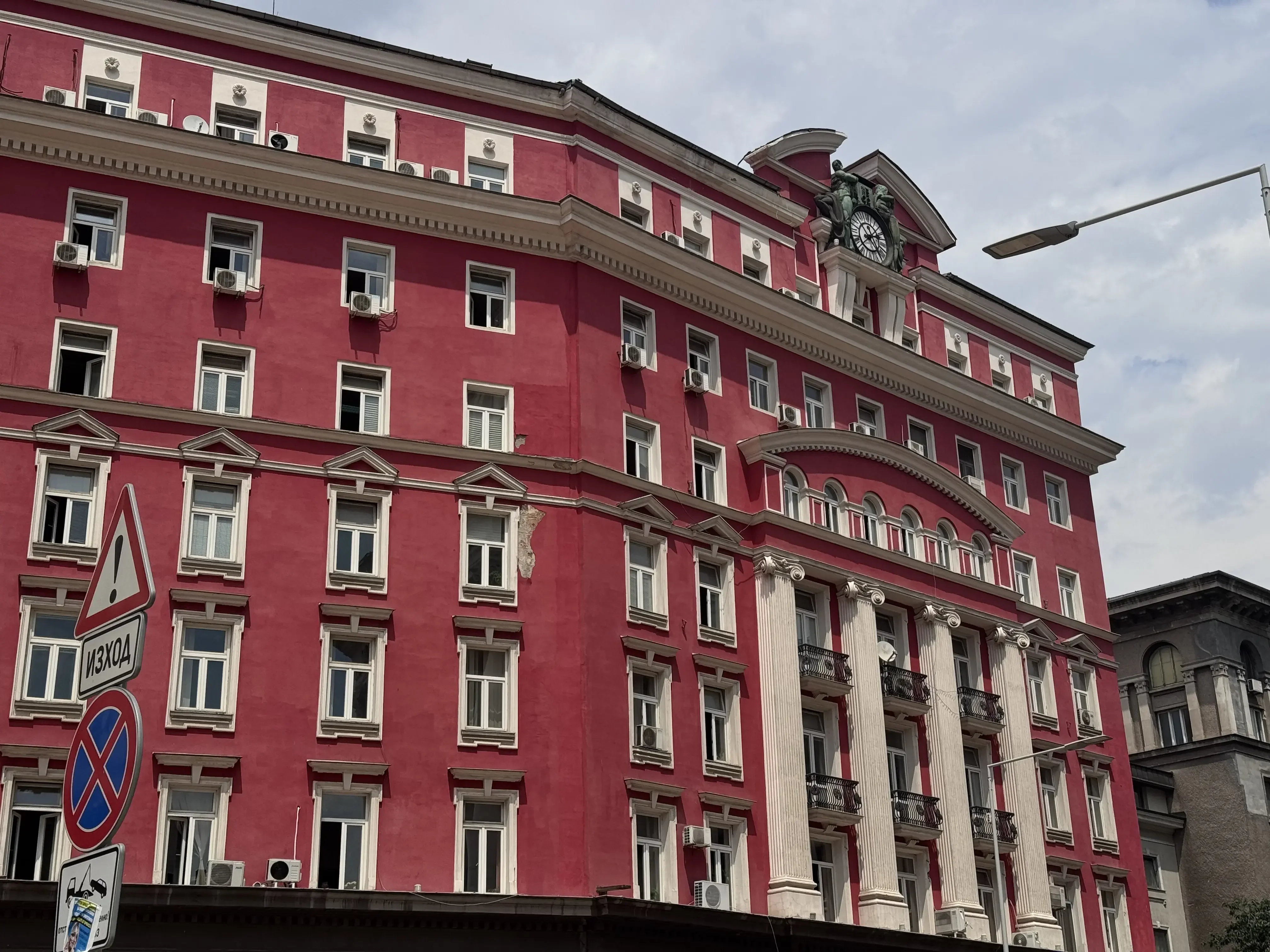 Министерският съвет обсъжда важни решения: командировки, железопътни проекти и сътрудничество със Северна Македония