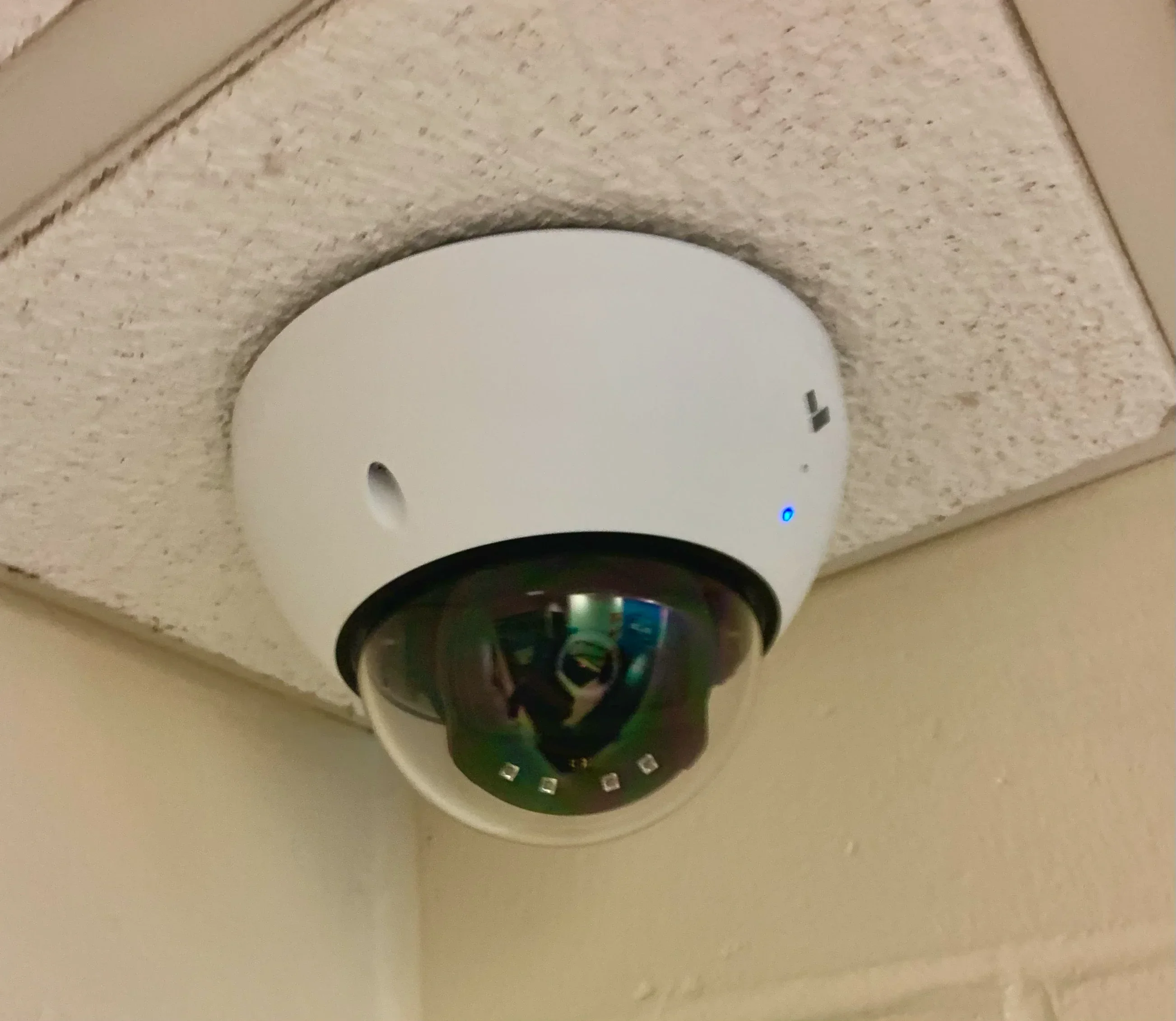 Директор школи затриманий за приховані камери - стеження за учнями?