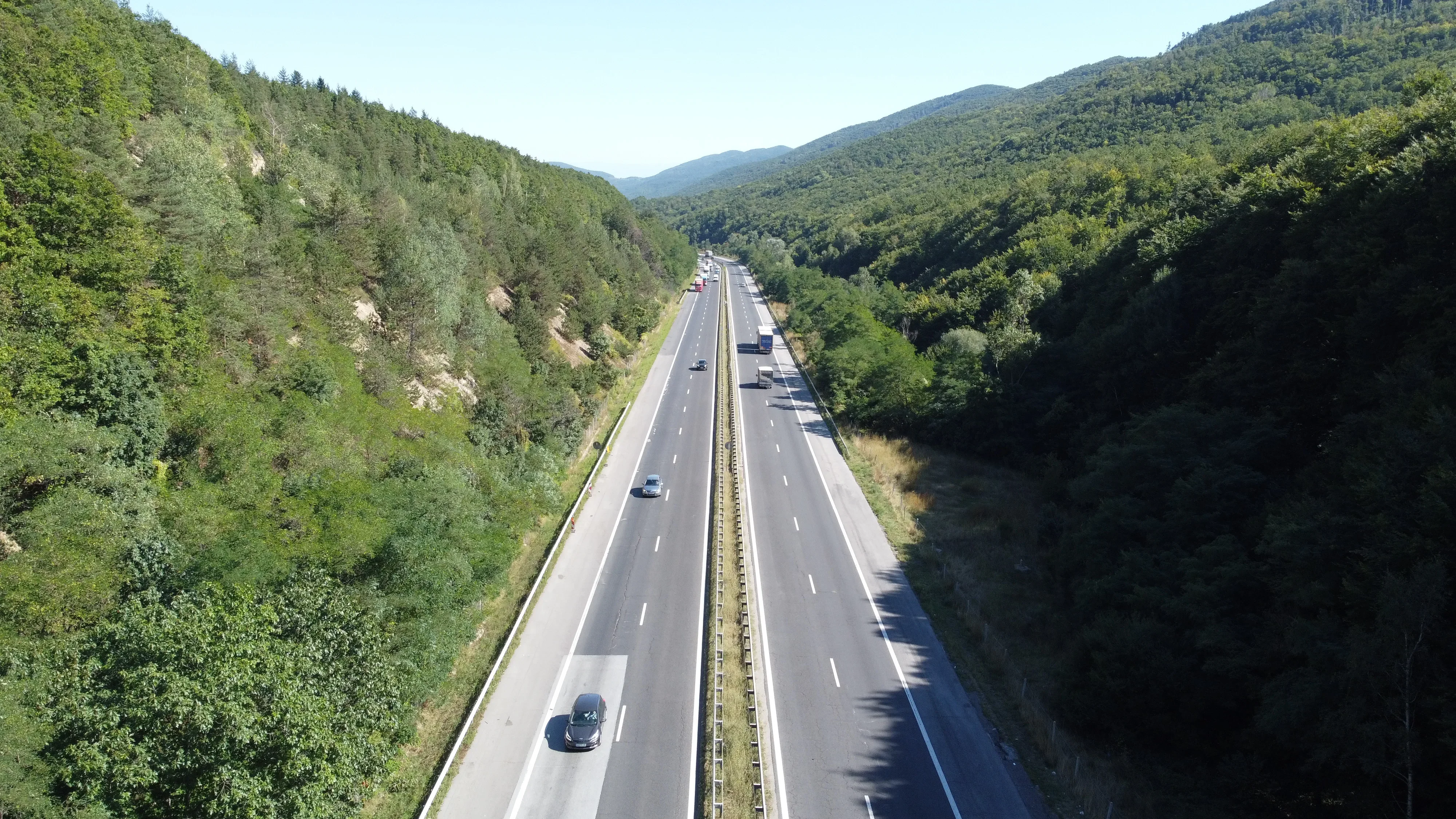 Ограничения за движението на камиони над 12 т по АМ в празничните дни