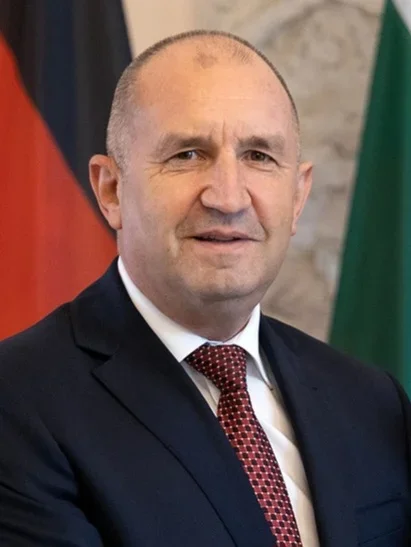 Радев връчи първия мандат на ГЕРБ-СДС, Желязков го върна празен