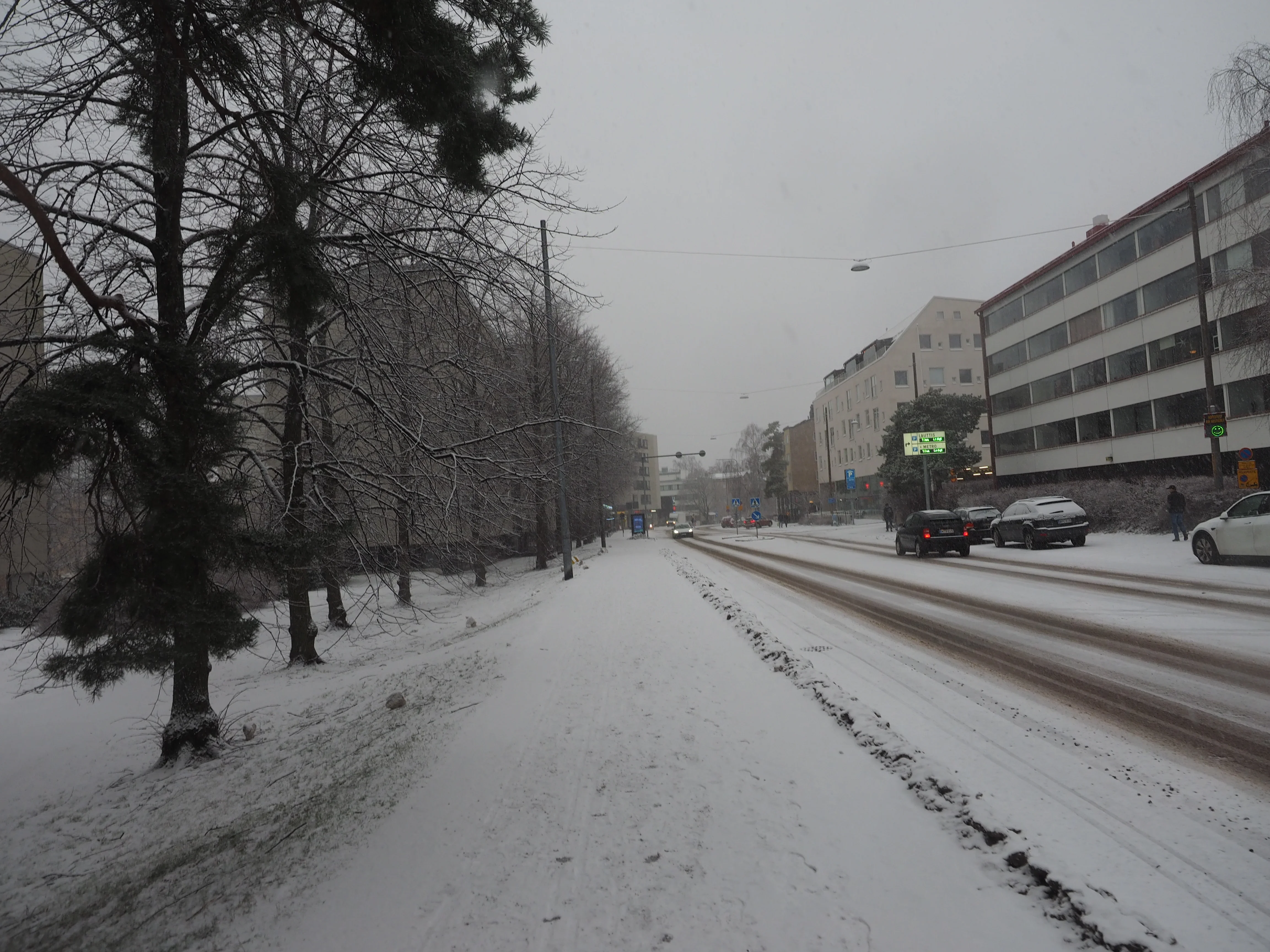 Времето утре: Сняг, дъжд и поледици в България