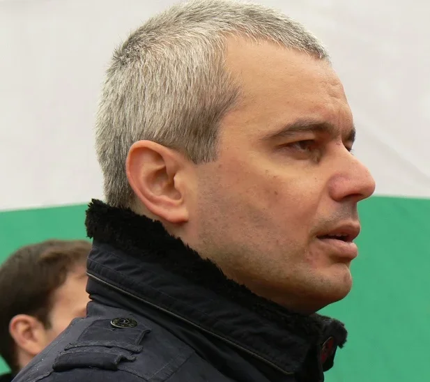 Костадин Костадинов от „Възраждане“: Бързи избори на 29 март, не на задкулисни договорки!