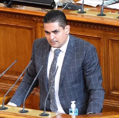 Радостин Василев (МЕЧ): Следващата седмица Изборният кодекс не трябва да влиза в дневния ред