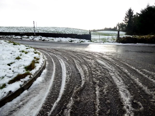 Жълт код за поледици в София-град, София-област, Перник и Монтана