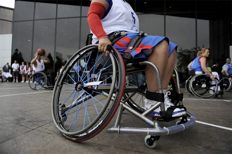 Откриване на каменна плоча с лика на св. Николай Чудотворец в Бургас (Юбилей на Дневния център)