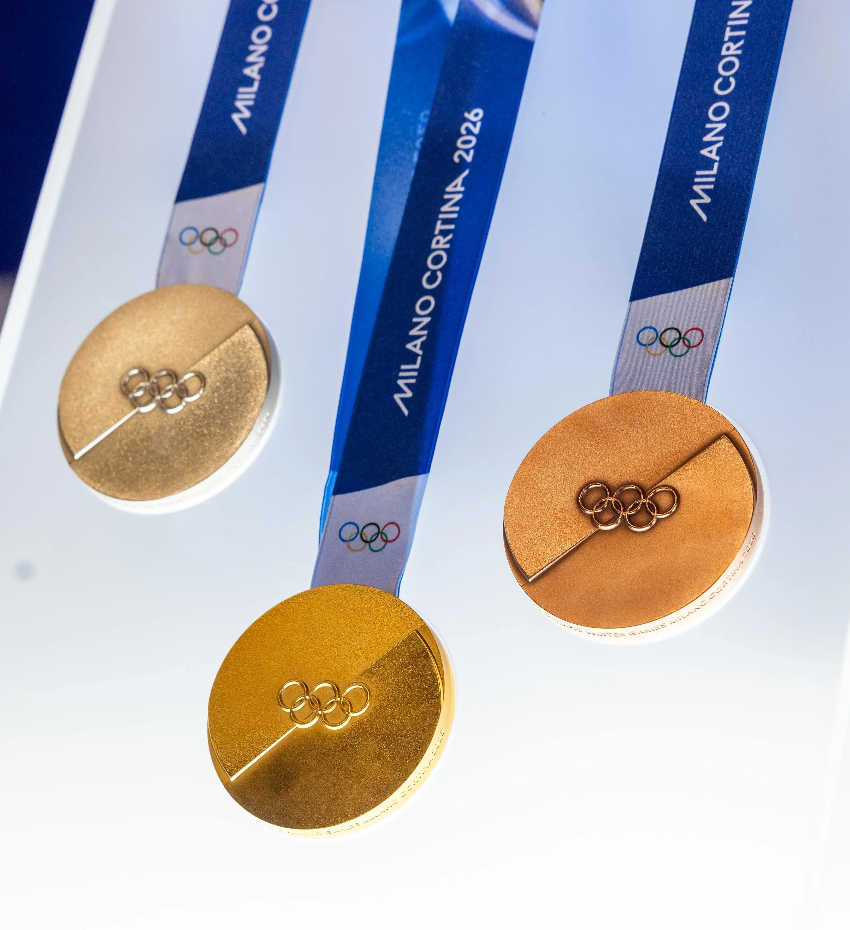 Българските състезатели спечелиха 11 медала на Европейското по ледено плуване в Италия