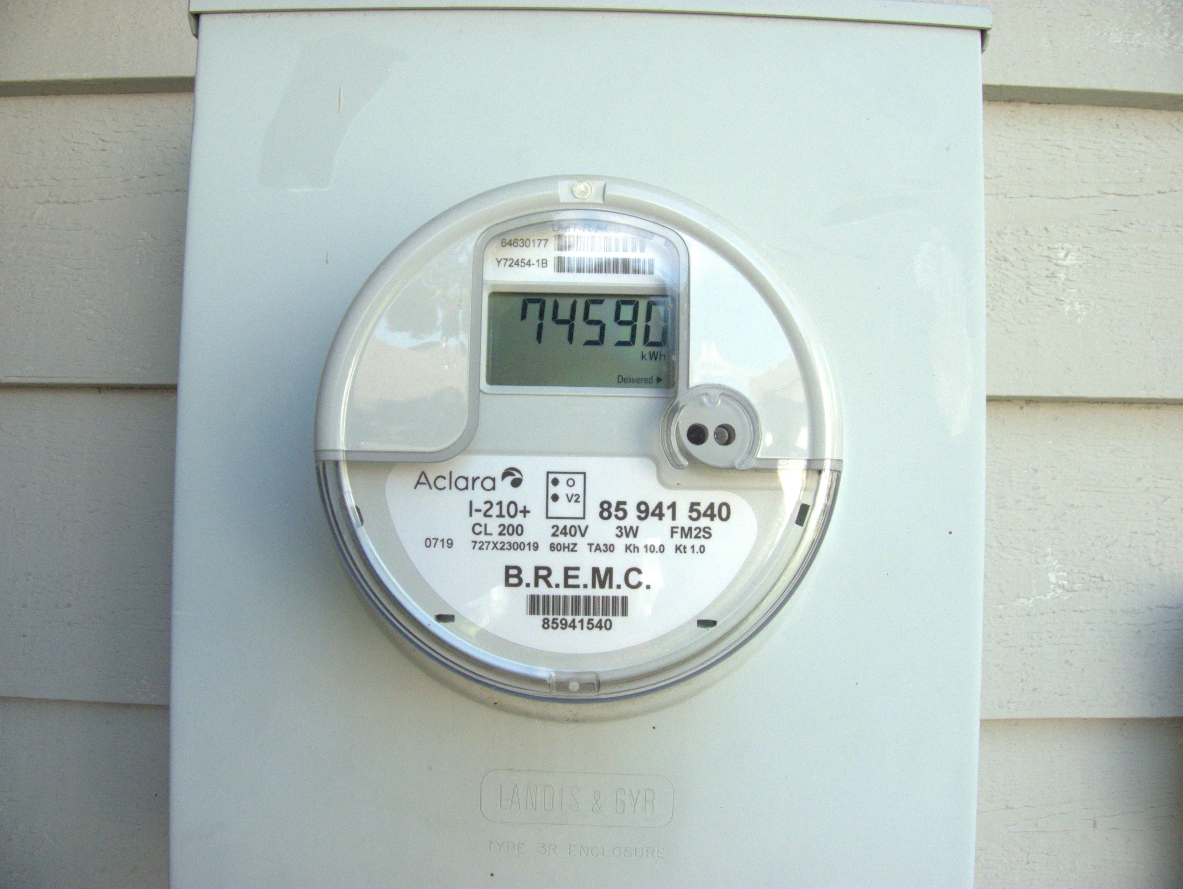 Сметките за ток скочиха: Проверките показват повишено потребление и промени във вноса