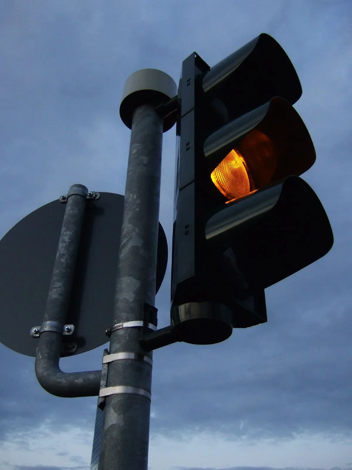 Внимание, шофьори! Ремонт на светофар на бул. „Тодор Александров“!