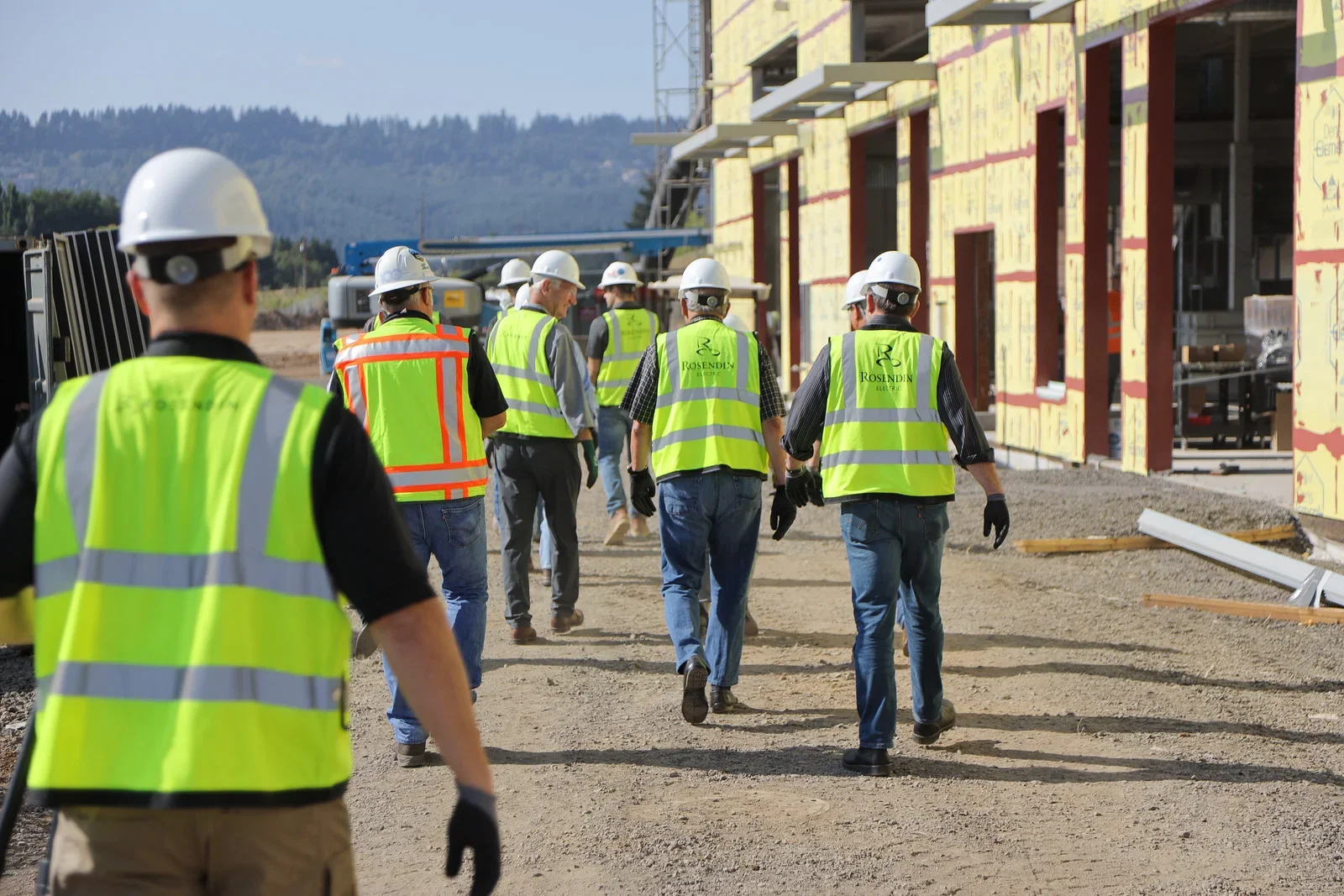 Вакансии в Бургасе: Поиск кадров в образовании, медицине и инженерных науках (2 марта 2026)