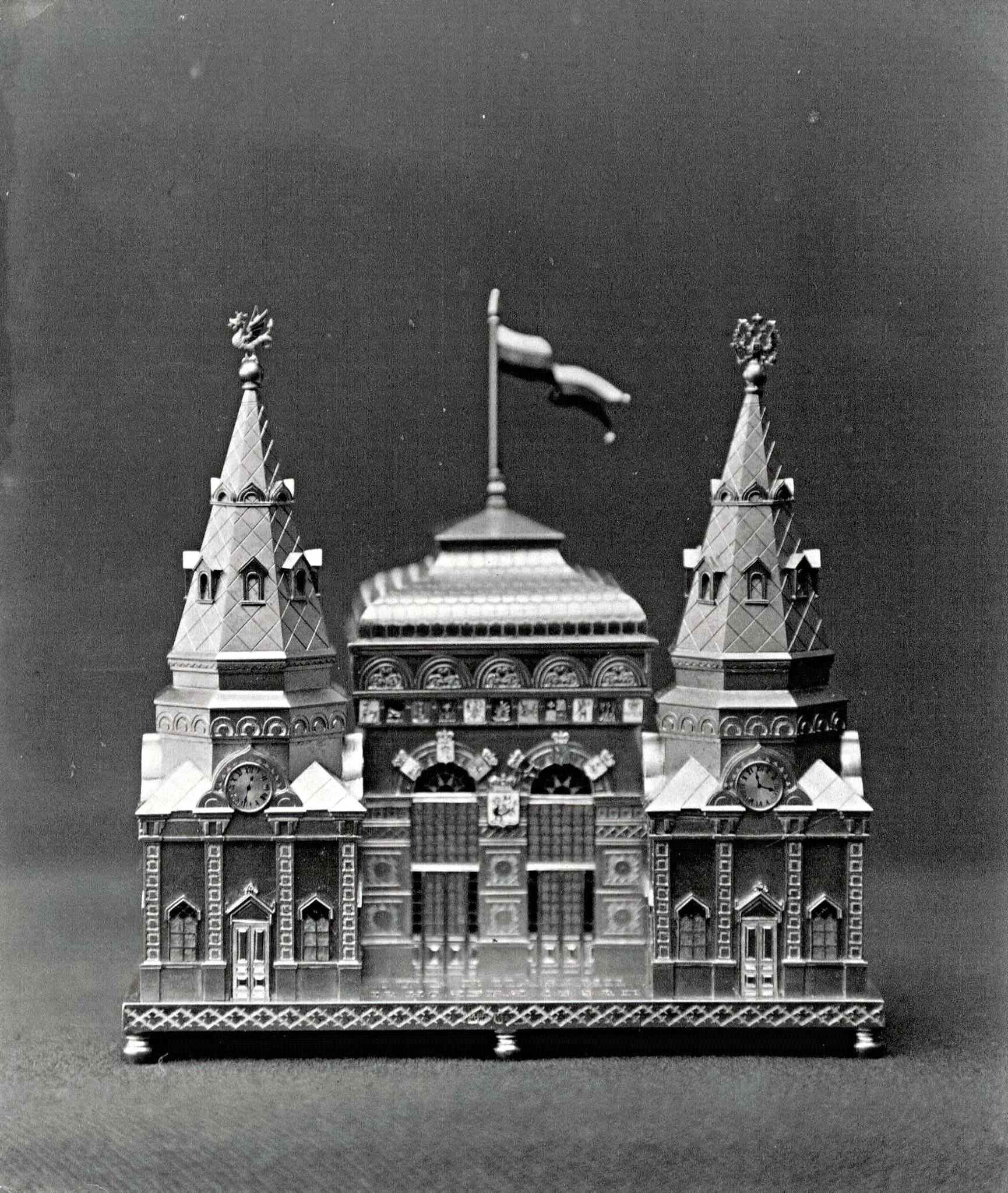 „ПРИЗВАНИЕ И ПАМЕТ“: Изложба на макети „Възрожденски къщи“ от ученици в Поморие