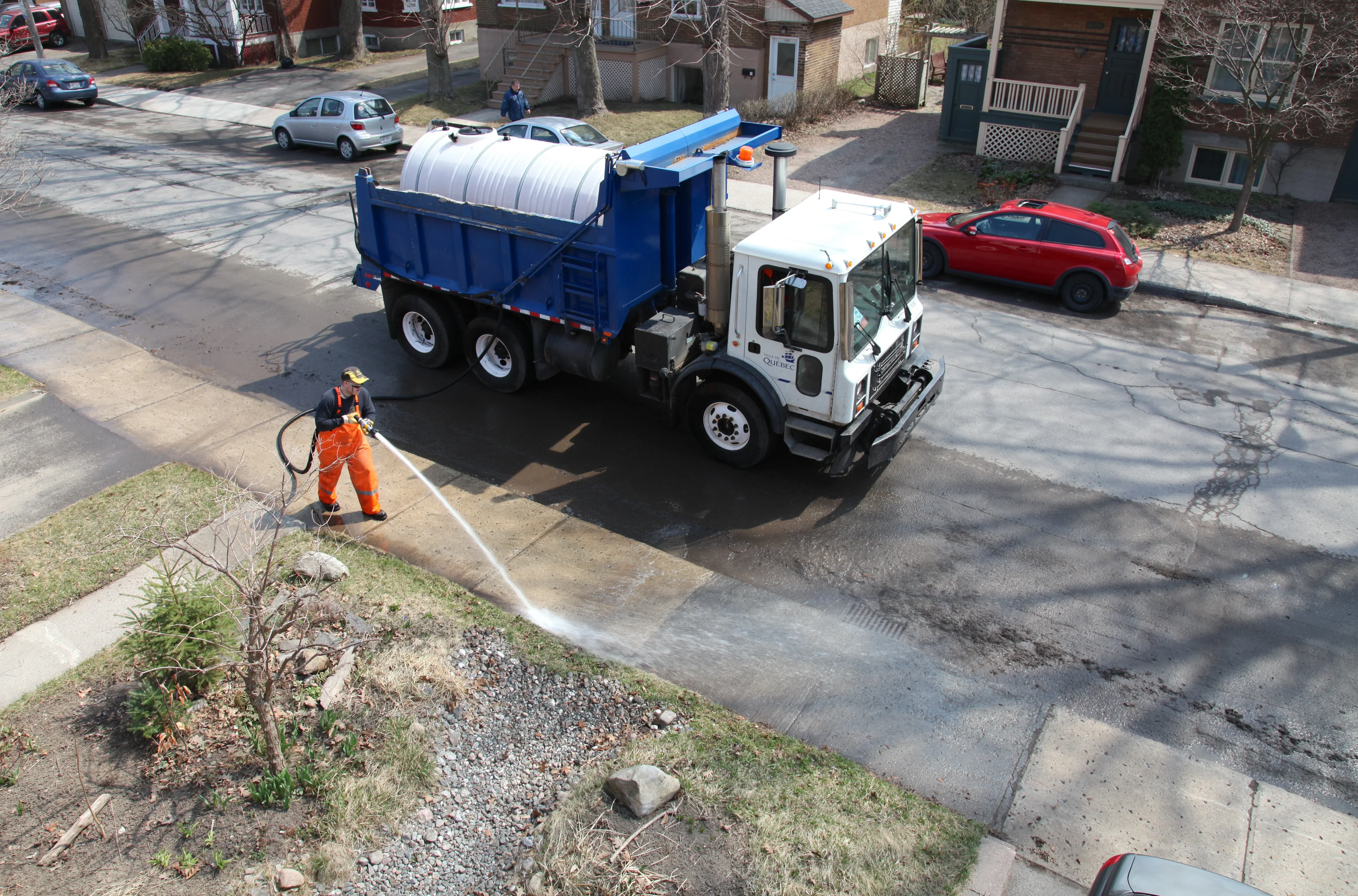 Община Бургас почиства бул. „Демокрация“ – преместване на автомобили от 08:00 до 12:00 часа
