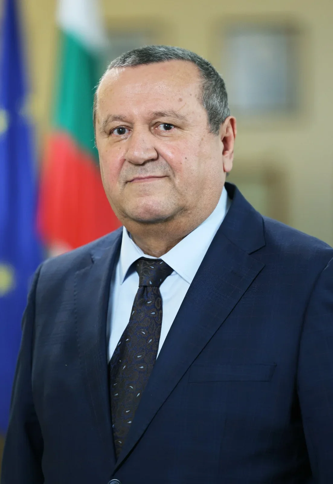 Хасан Адемов открива дневен център за деца с увреждания във Варна