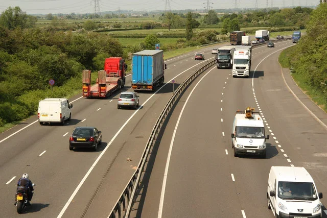 Очаква се интензивен трафик преди Великден: Ограничения за камиони и реверсивно движение