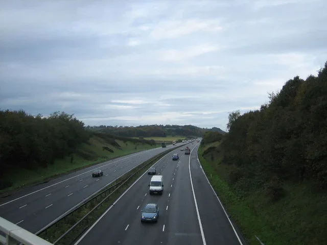 Дорожня обстановка: Обмеження для великовагових транспортних засобів та ремонти на АМ "Тракія", "Хемус", "Струма" та інших дорогах