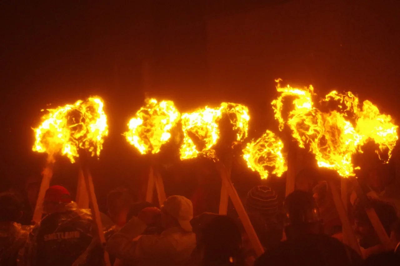 Факелно шествие в Бургас отбелязва 150 години от Априлското въстание