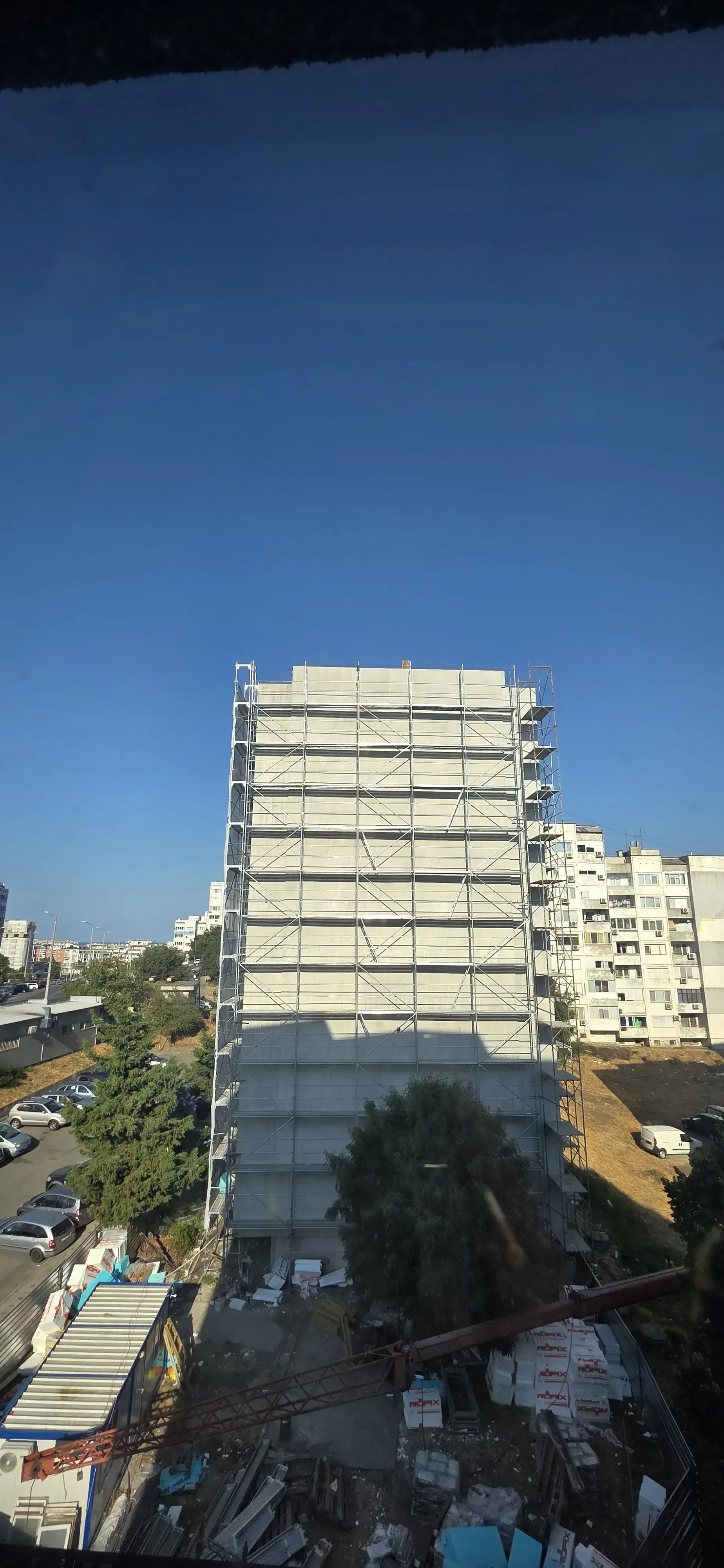 Строителният сектор в ЕС през март 2026 г.: забавяне в еврозоната, регулаторен натиск и нови шансове за България